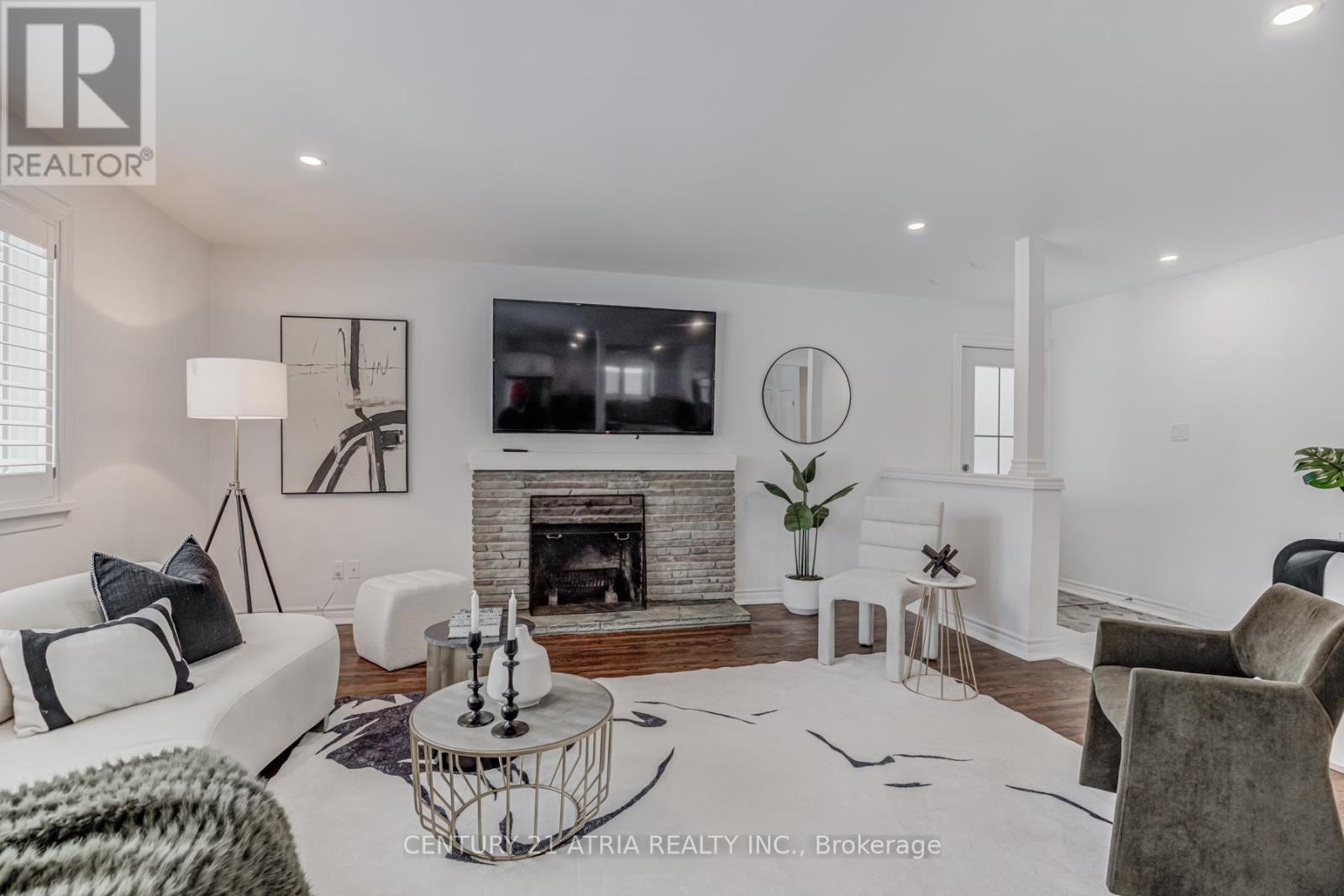 147 Chassie Court, Richmond Hill, Ontario  L4C 4E8 - Photo 6 - N11972778