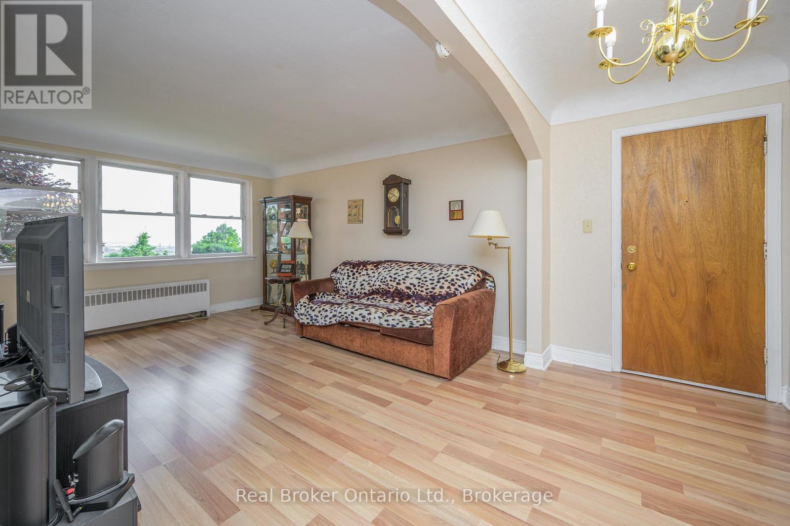 Property at 205C - 5 EAST 36TH STREET image 5