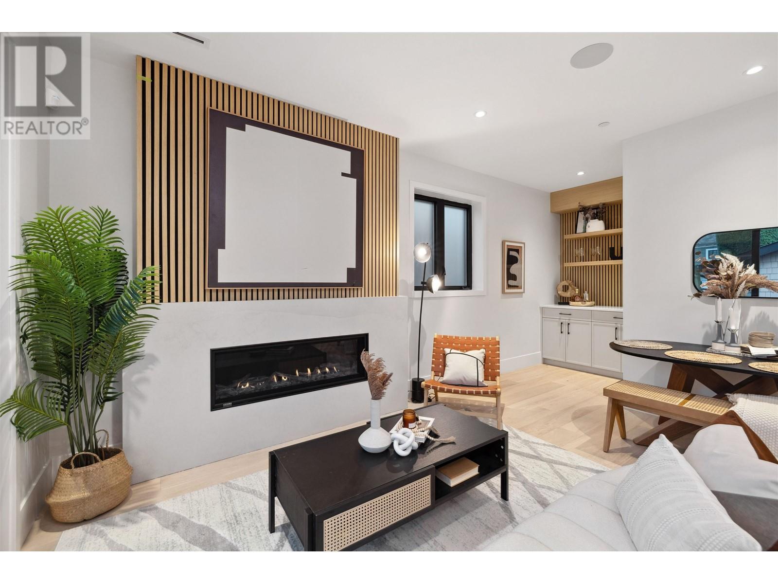 Listing Picture 10 of 40 : 2 3517 W 23 AVENUE, Vancouver / 溫哥華 - 魯藝地產 Yvonne Lu Group - MLS Medallion Club Member