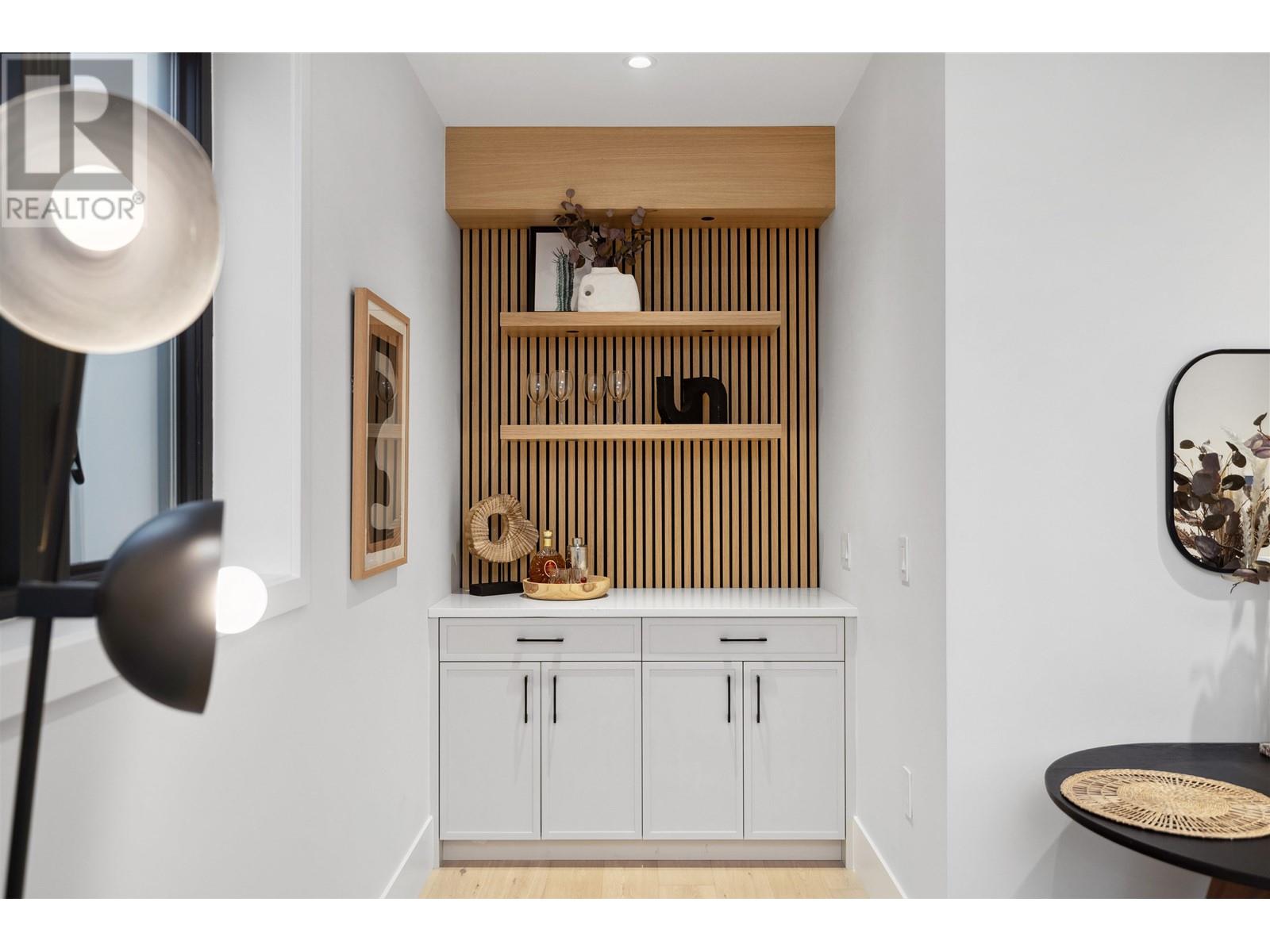 Listing Picture 14 of 40 : 2 3517 W 23 AVENUE, Vancouver / 溫哥華 - 魯藝地產 Yvonne Lu Group - MLS Medallion Club Member