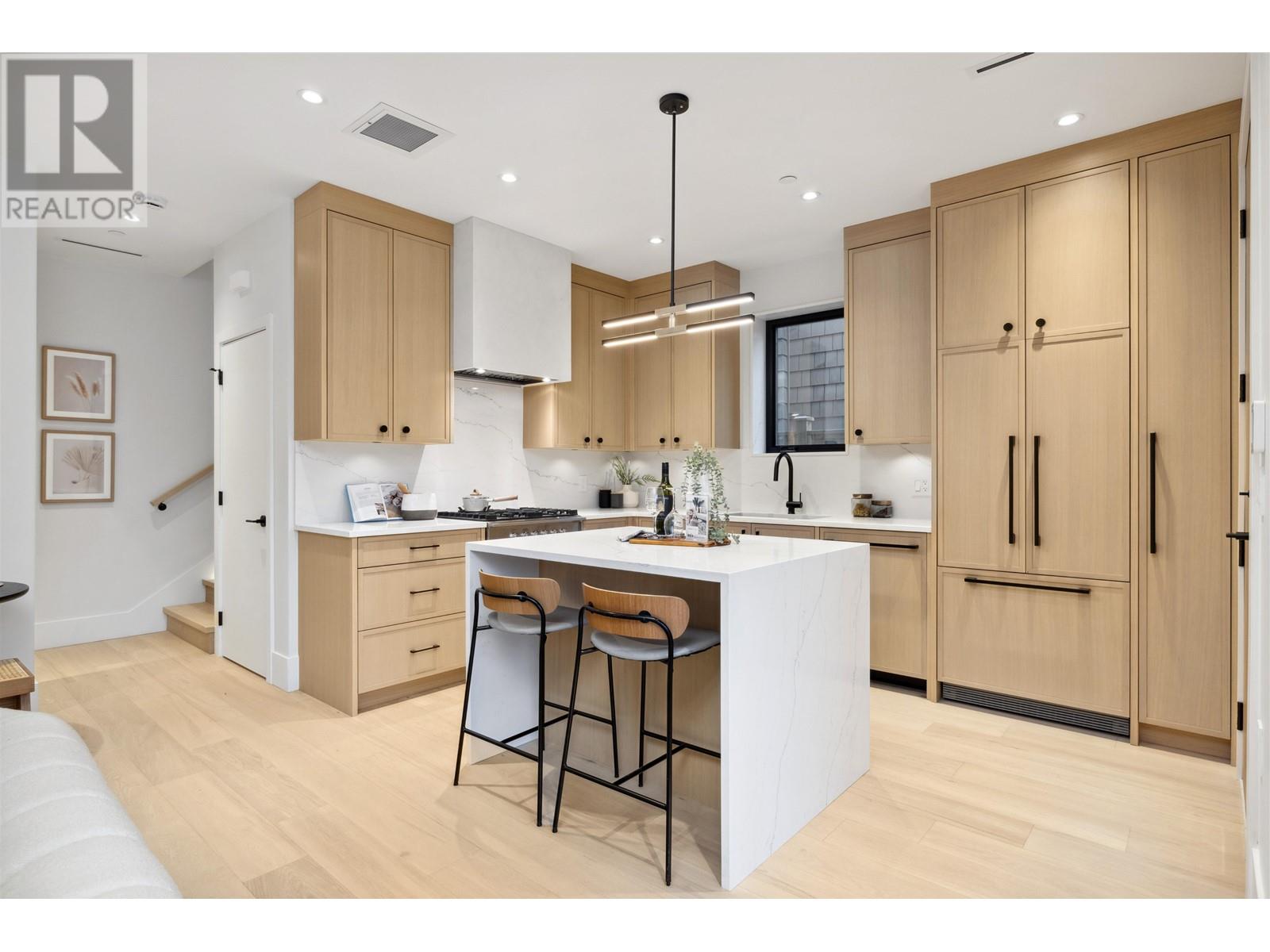 Listing Picture 19 of 40 : 2 3517 W 23 AVENUE, Vancouver / 溫哥華 - 魯藝地產 Yvonne Lu Group - MLS Medallion Club Member