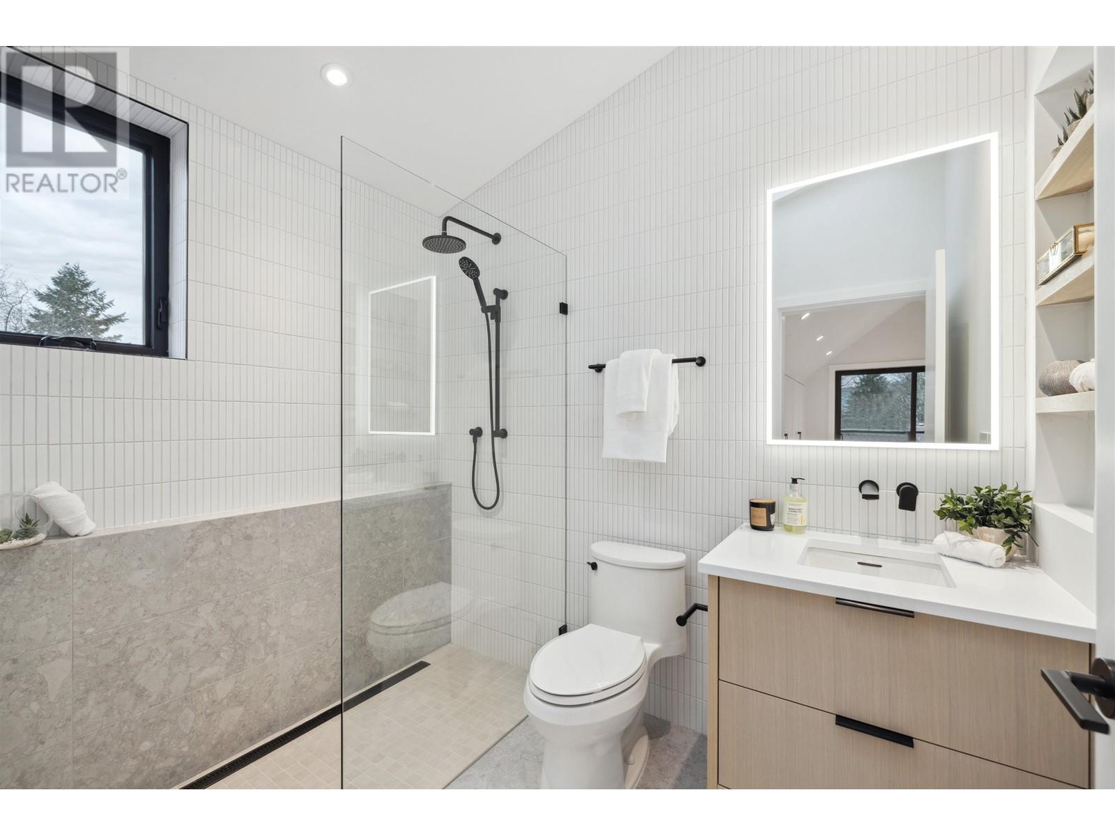 Listing Picture 30 of 40 : 2 3517 W 23 AVENUE, Vancouver / 溫哥華 - 魯藝地產 Yvonne Lu Group - MLS Medallion Club Member