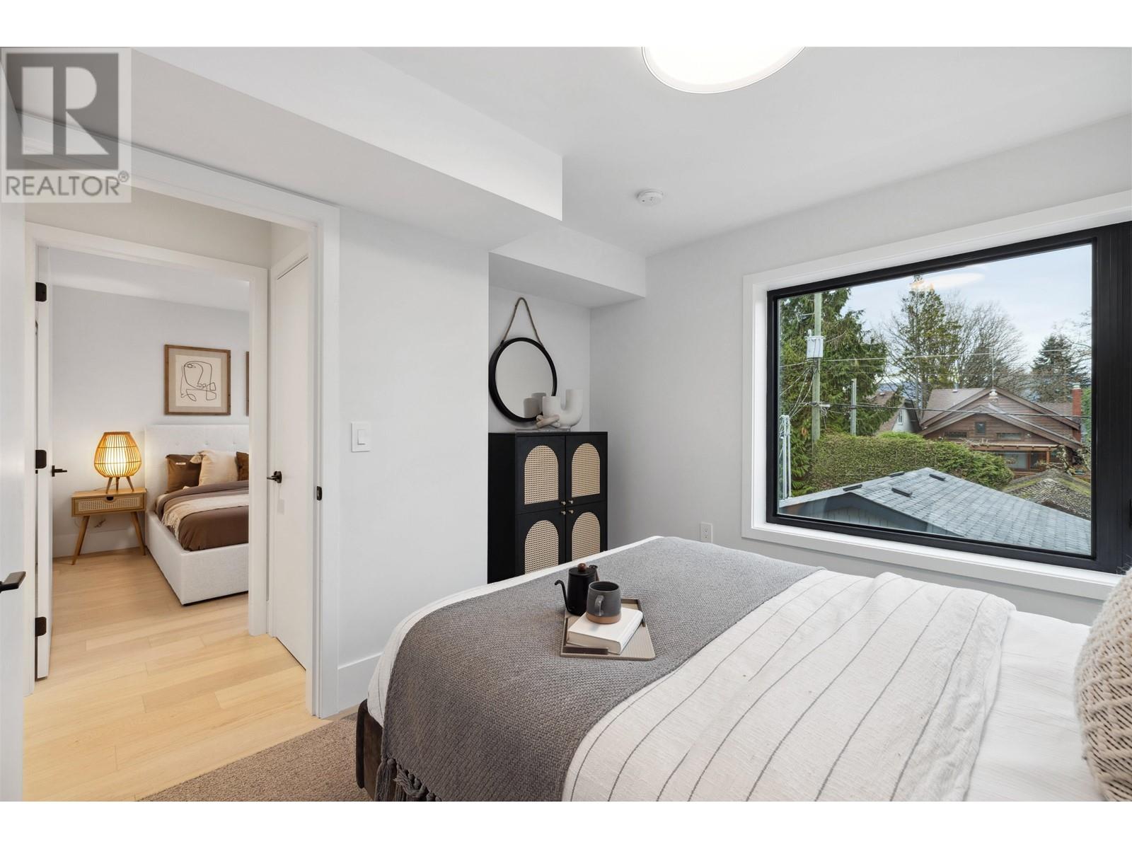 Listing Picture 34 of 40 : 2 3517 W 23 AVENUE, Vancouver / 溫哥華 - 魯藝地產 Yvonne Lu Group - MLS Medallion Club Member