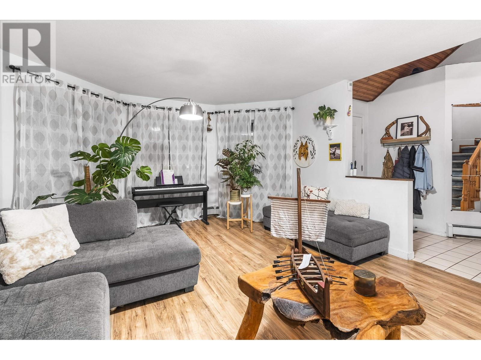 998 Seaforth Way, Port Moody, British Columbia  V3H 1P3 - Photo 3 - R2966816