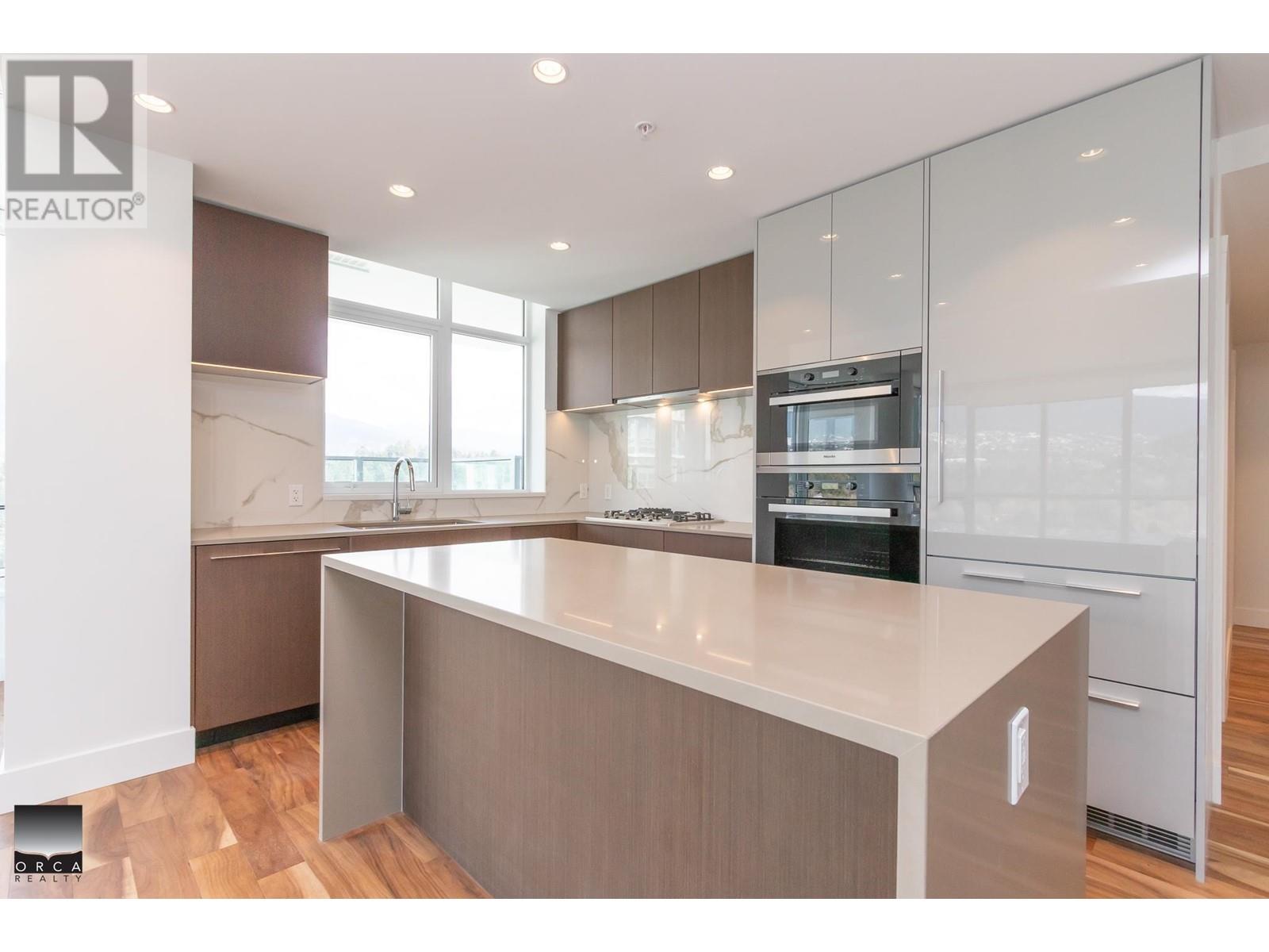 1606 1632 Lions Gate Lane, North Vancouver, British Columbia  V7P 0E2 - Photo 3 - R2966826