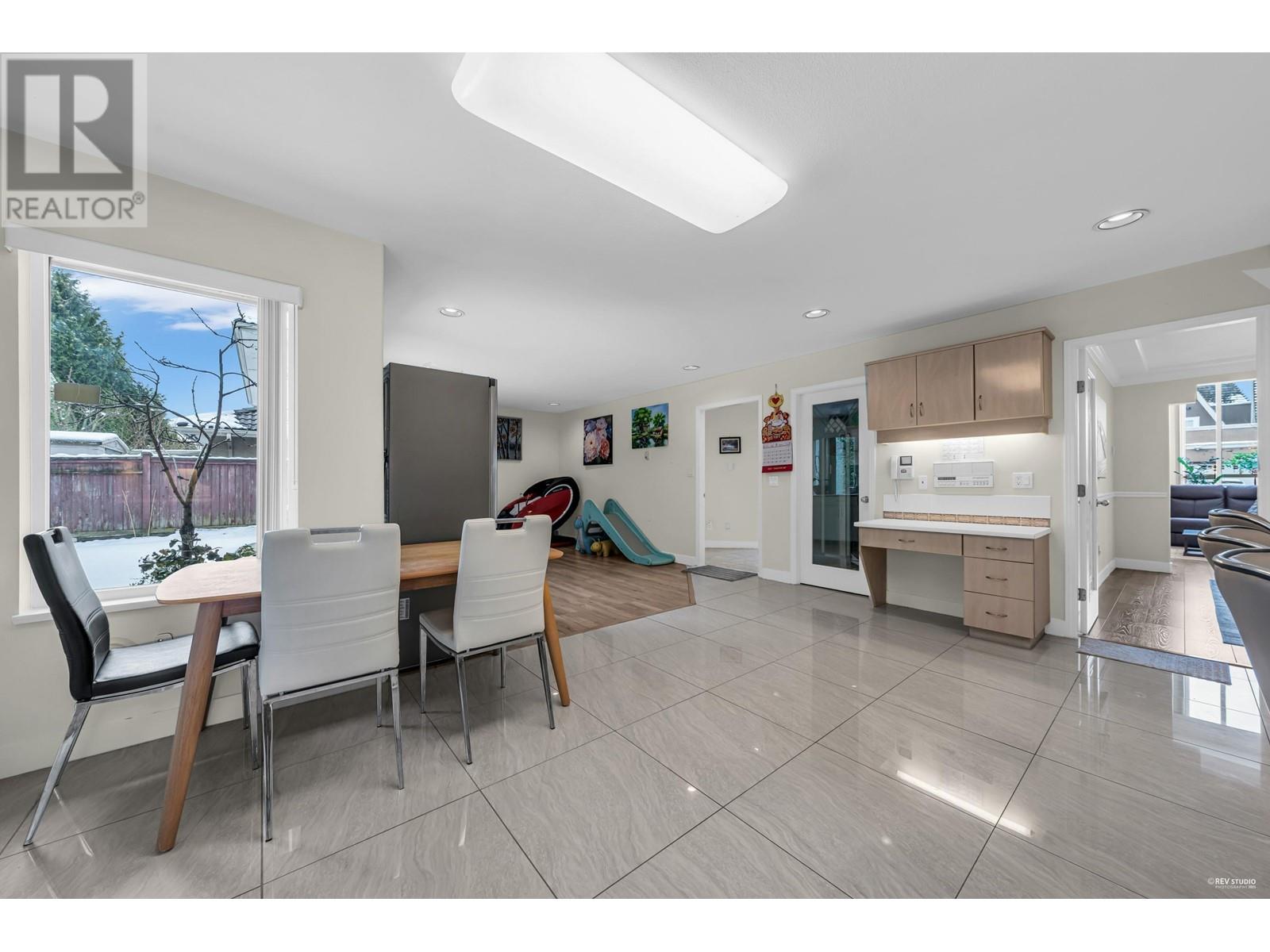 Listing Picture 6 of 32 : 3551 SCRATCHLEY CRESCENT, Richmond / 烈治文 - 魯藝地產 Yvonne Lu Group - MLS Medallion Club Member
