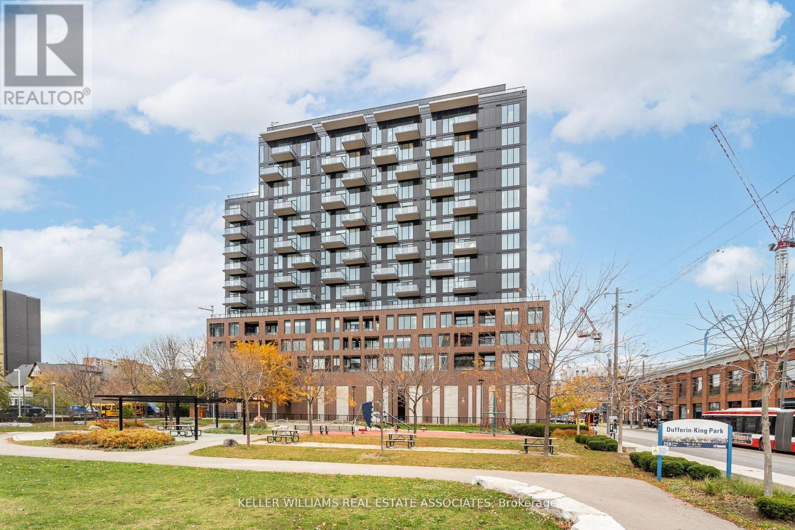 Property at 919 - 270 DUFFERIN STREET E image 2