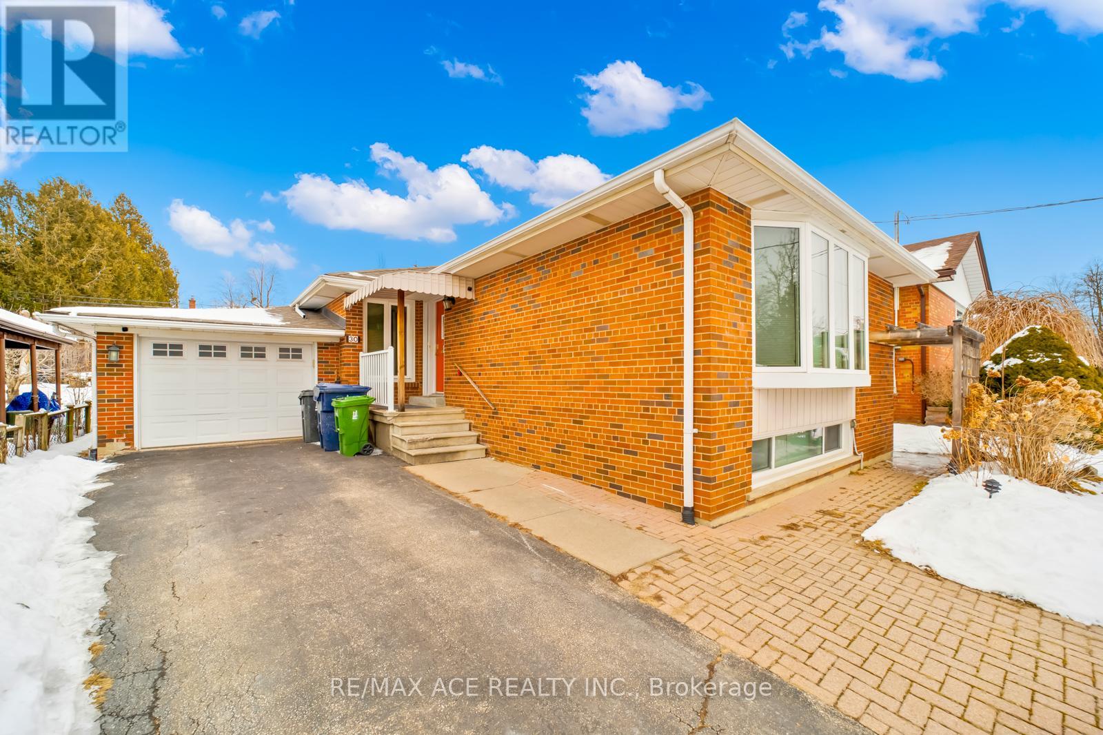 30 Fallowfield Road, Toronto, Ontario  M9W 2W2 - Photo 6 - W11973019