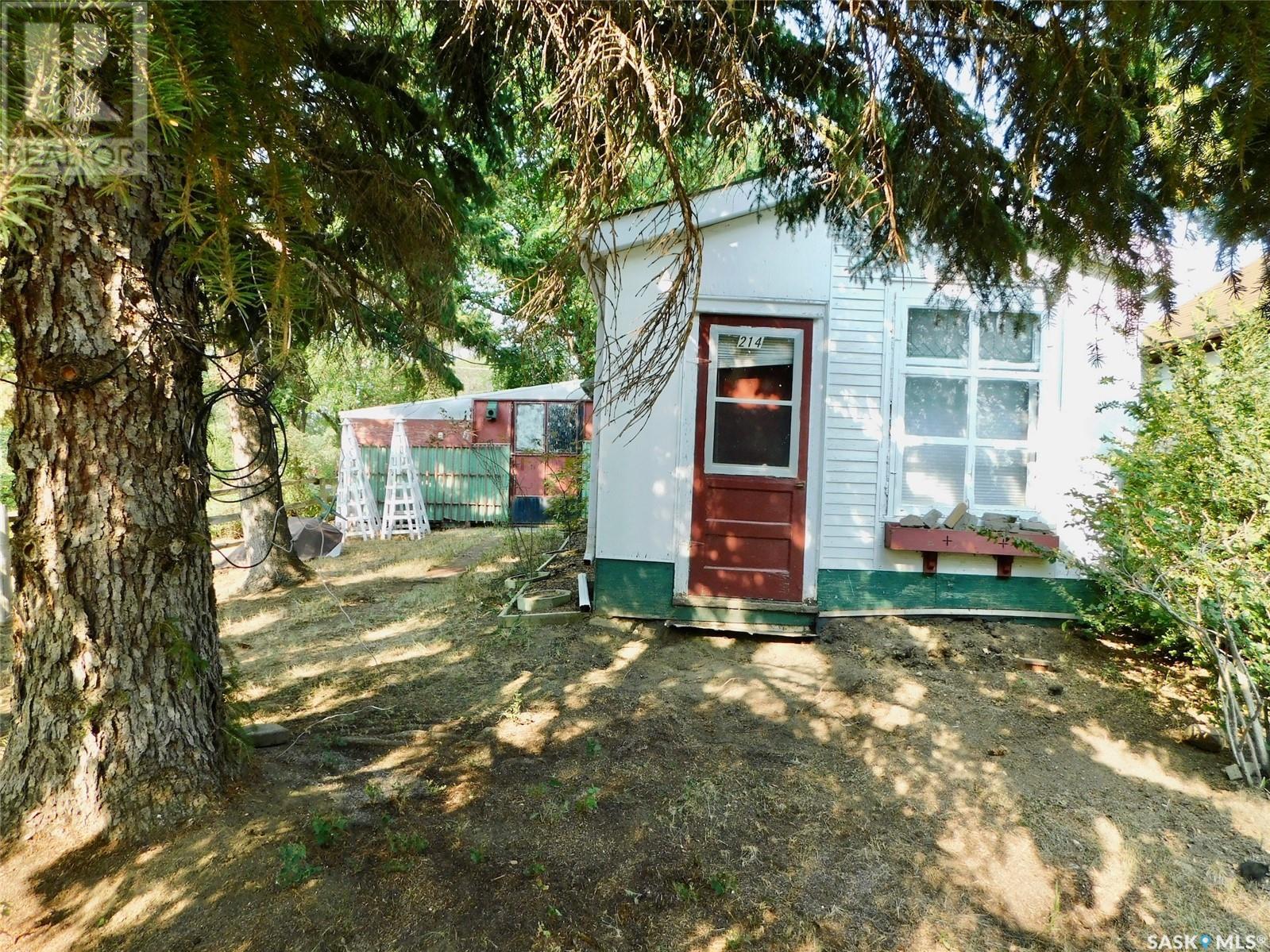 214 2nd Street E, Lafleche, Saskatchewan  S0H 3R0 - Photo 19 - SK995963