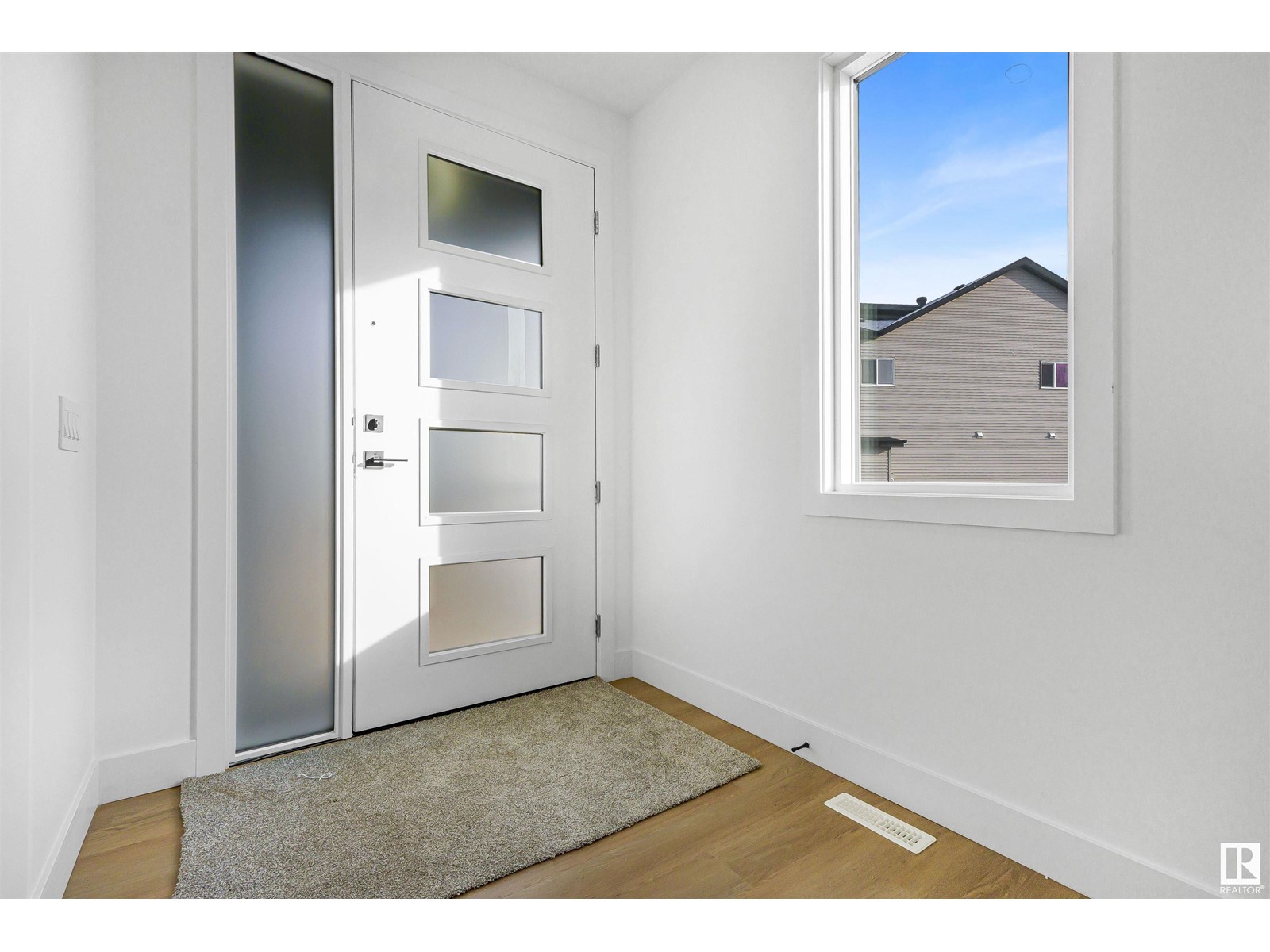 Property at 174 Caledon CR image 2