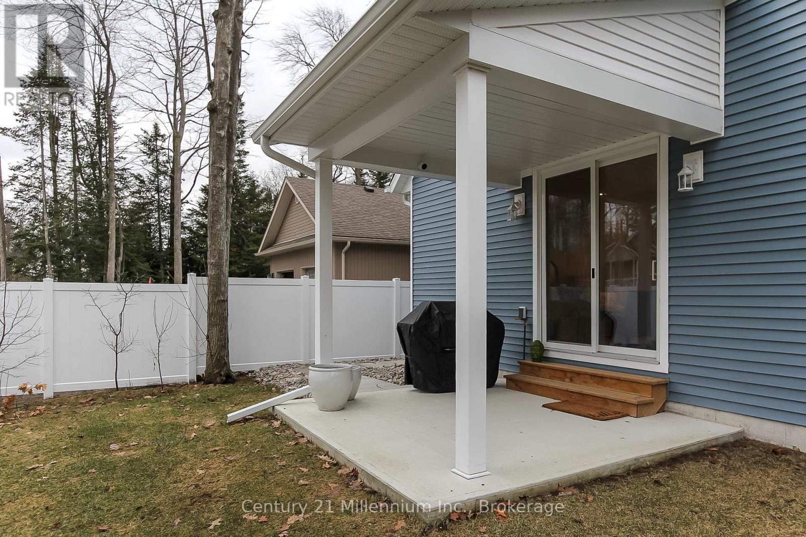 35 Linda Lane, Wasaga Beach, Ontario  L9Z 2C7 - Photo 2 - S11973129