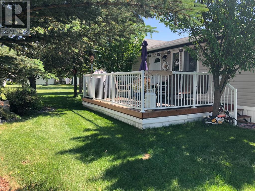 4906 Dorchester Avenue, Red Deer, Alberta  T4R 2Z8 - Photo 2 - A2193187
