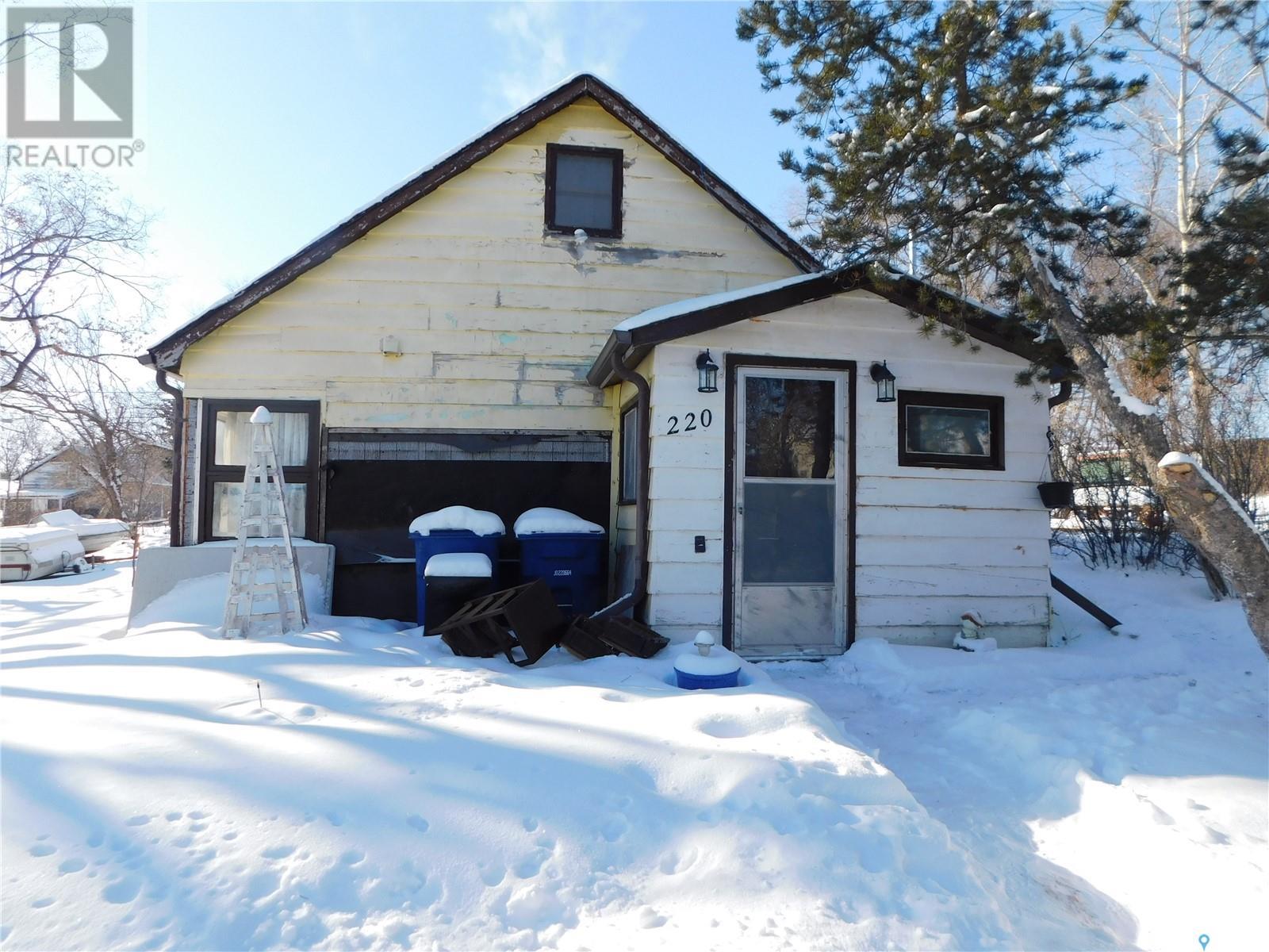 220 2nd Street E, Lafleche, Saskatchewan  S0H 3R0 - Photo 1 - SK995968