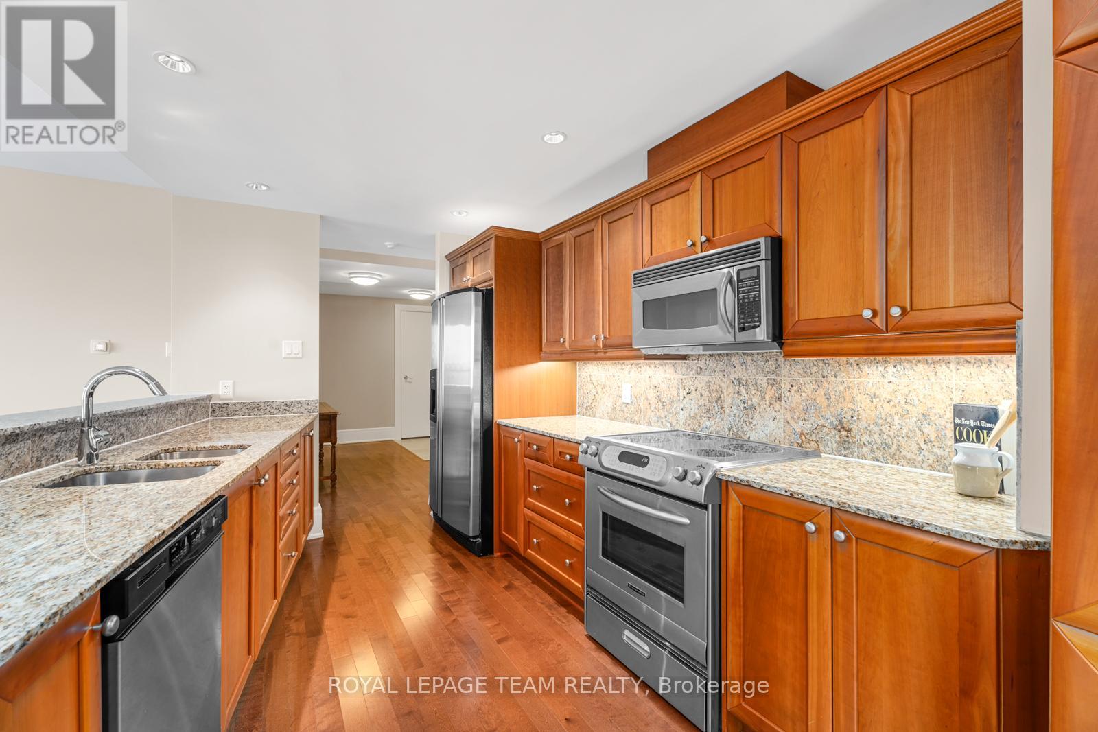 606 - 700 Sussex Drive, Ottawa, Ontario  K1N 1K4 - Photo 10 - X11973213