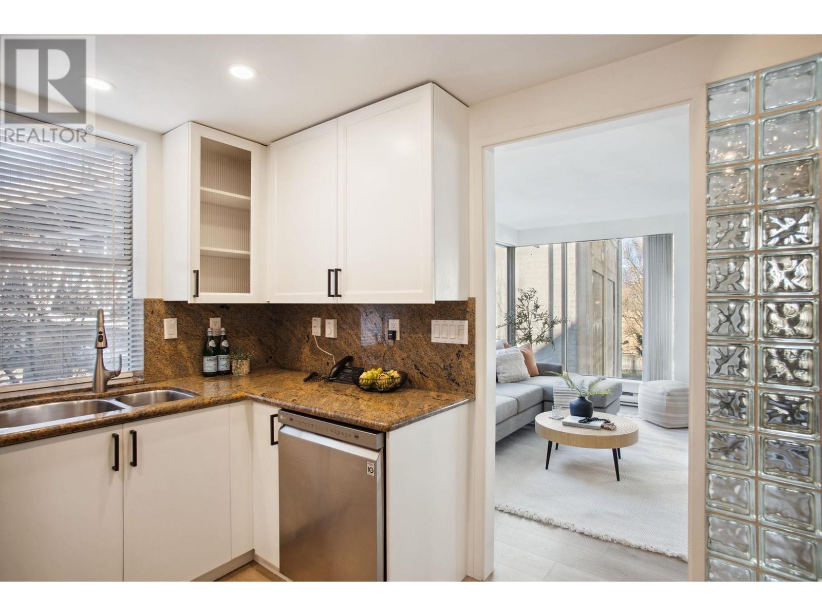 Listing Picture 14 of 40 : 401 1006 BEACH AVENUE, Vancouver / 溫哥華 - 魯藝地產 Yvonne Lu Group - MLS Medallion Club Member