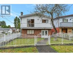 2431 PARKER STREET, Vancouver, British Columbia