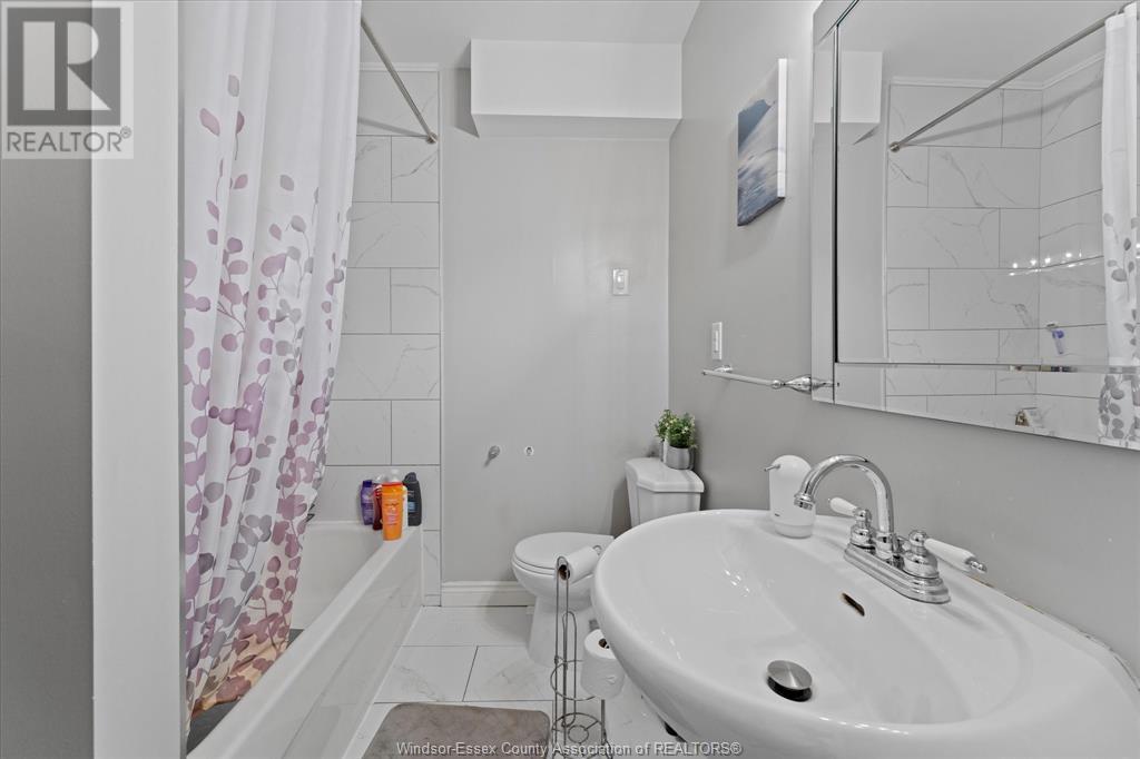 239-241 Mcewan Avenue, Windsor, Ontario  N9B 2E3 - Photo 13 - 25002972