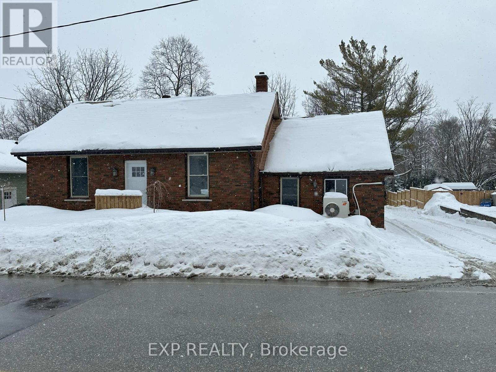 Property at 47 GROVE STREET E image 2