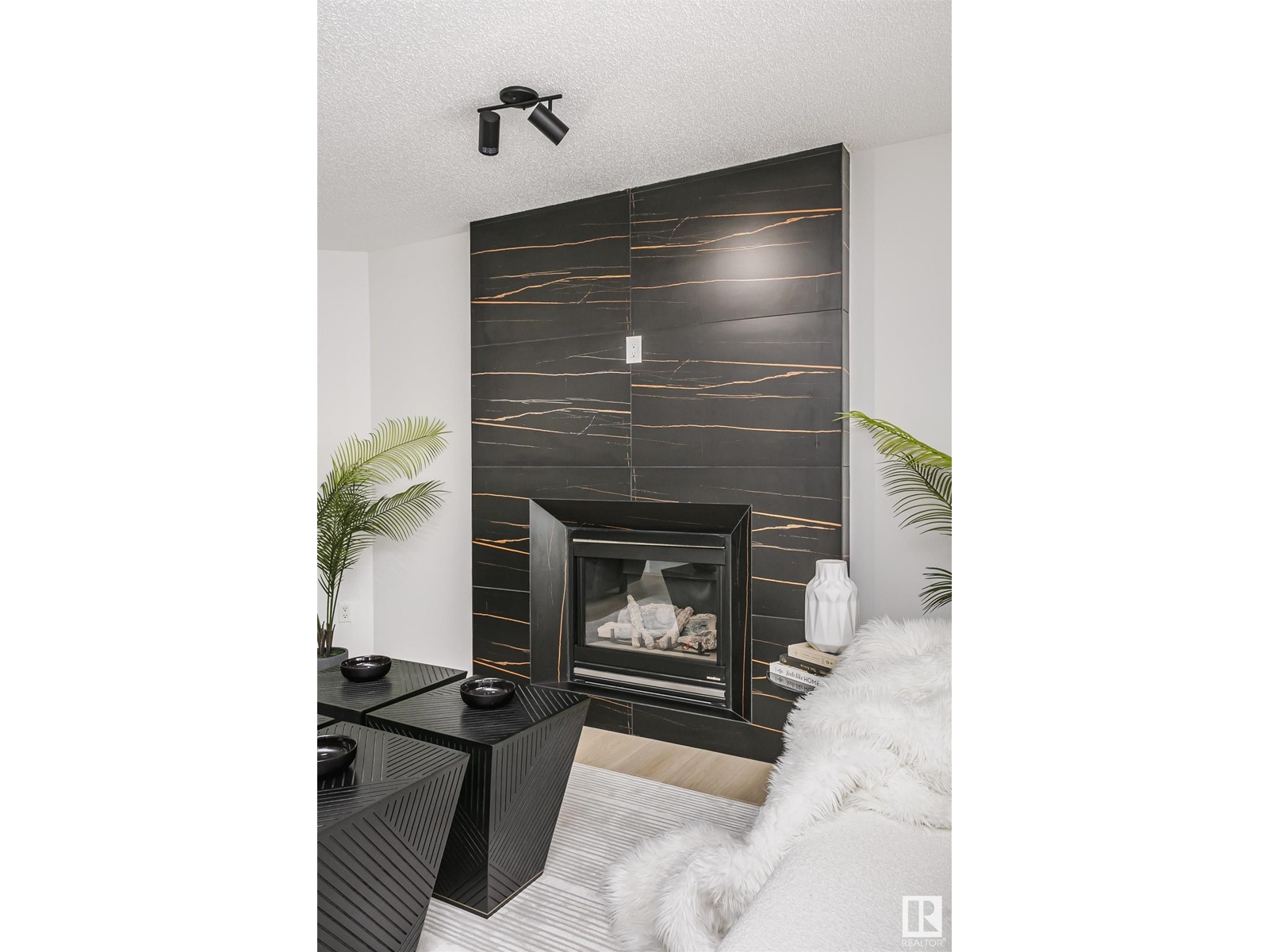 Property at 2143 32 AV NW image 4