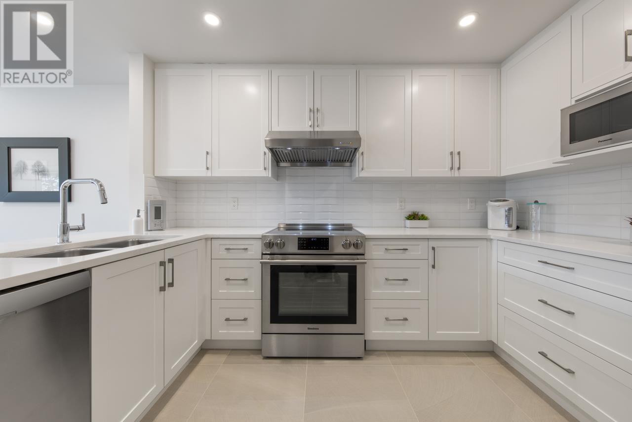 Listing Picture 7 of 21 : 302 7500 MINORU BOULEVARD, Richmond / 烈治文 - 魯藝地產 Yvonne Lu Group - MLS Medallion Club Member