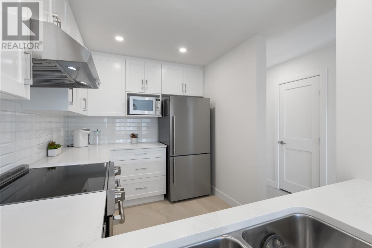 Listing Picture 8 of 21 : 302 7500 MINORU BOULEVARD, Richmond / 烈治文 - 魯藝地產 Yvonne Lu Group - MLS Medallion Club Member