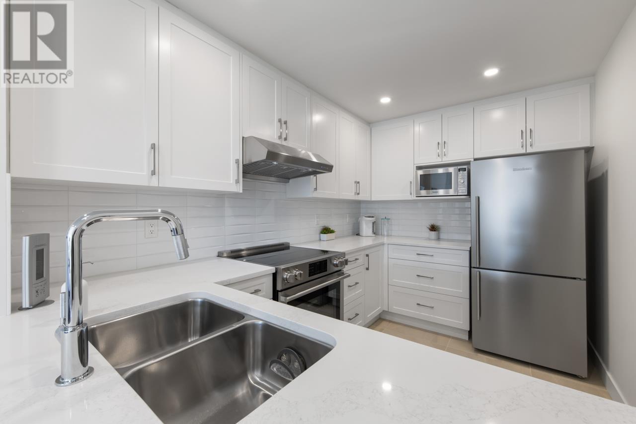 Listing Picture 6 of 21 : 302 7500 MINORU BOULEVARD, Richmond / 烈治文 - 魯藝地產 Yvonne Lu Group - MLS Medallion Club Member