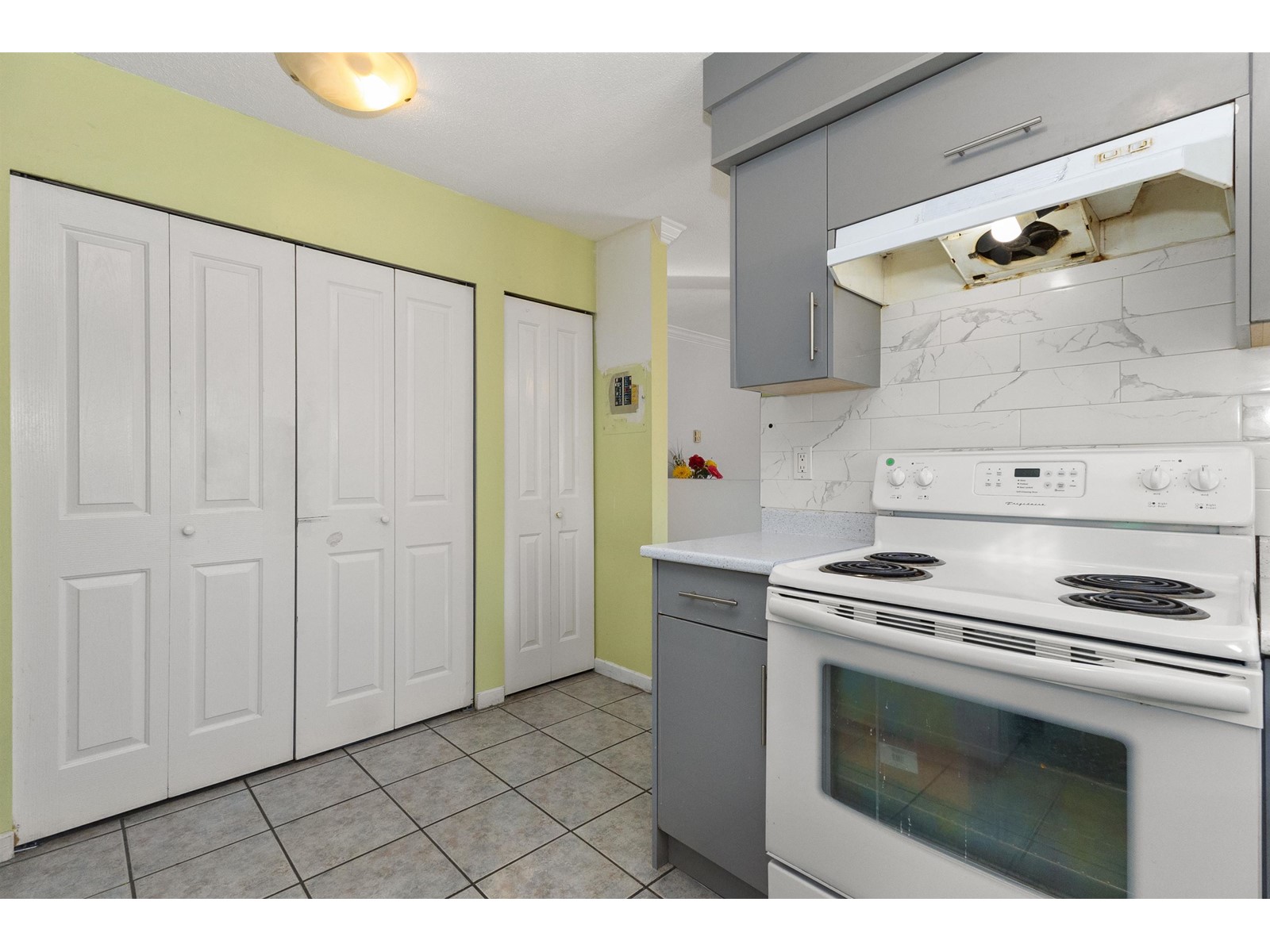 190 32550 Maclure Road, Abbotsford, British Columbia  V2T 4N3 - Photo 8 - R2966415
