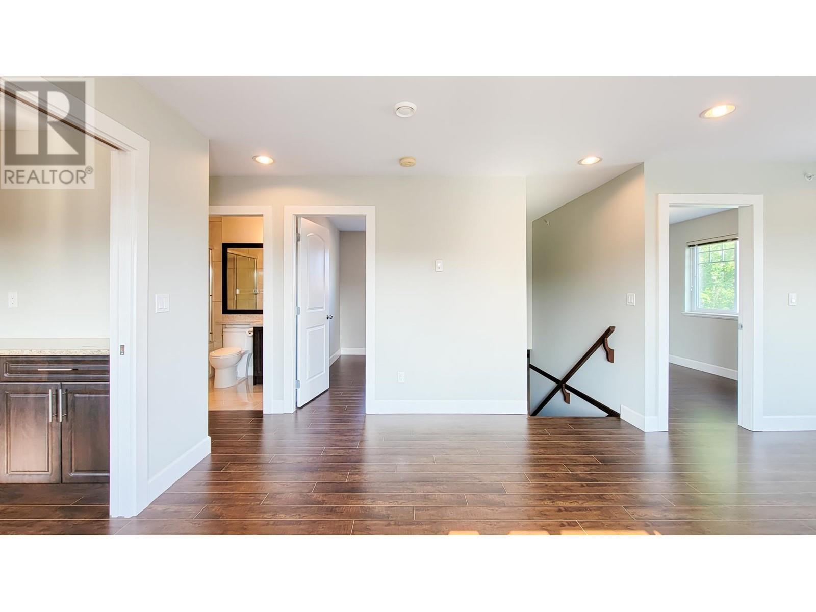 3096 E 26th Avenue, Vancouver, British Columbia  V5R 1L6 - Photo 7 - R2966859