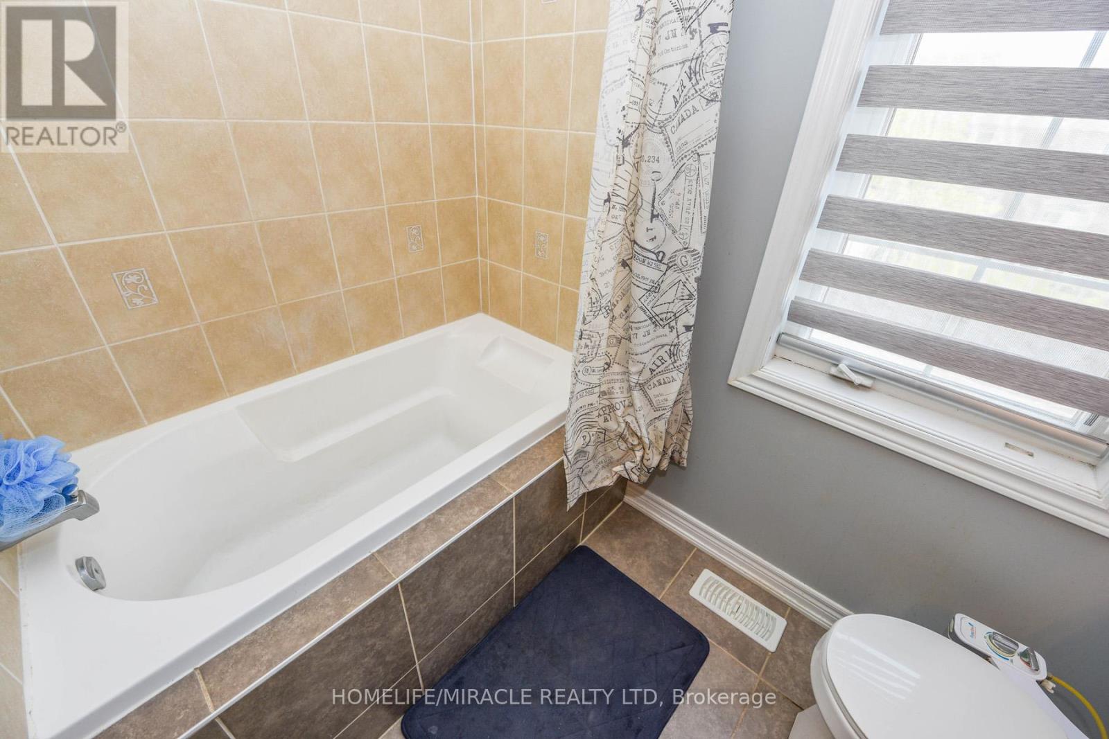 2 Lorenzo Circle, Brampton, Ontario  L6R 0Z9 - Photo 30 - W11973429