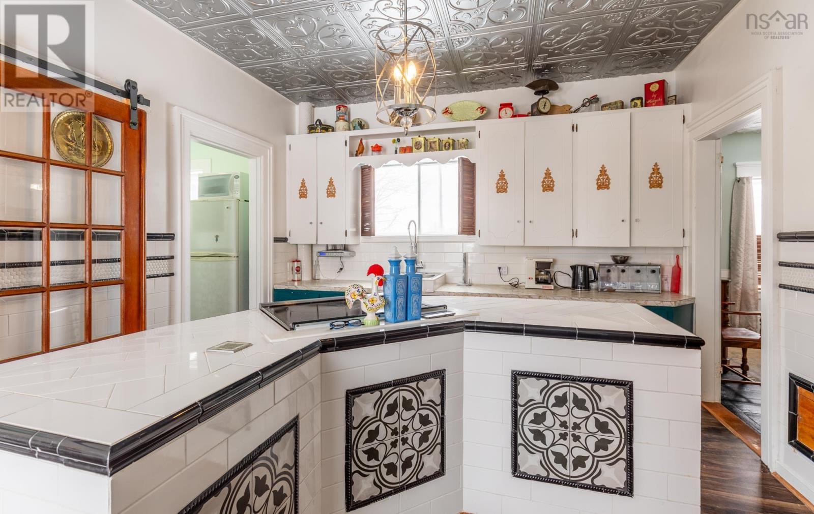 1124 Highway 335, Middle West Pubnico, Nova Scotia  B0W 3S0 - Photo 9 - 202502874