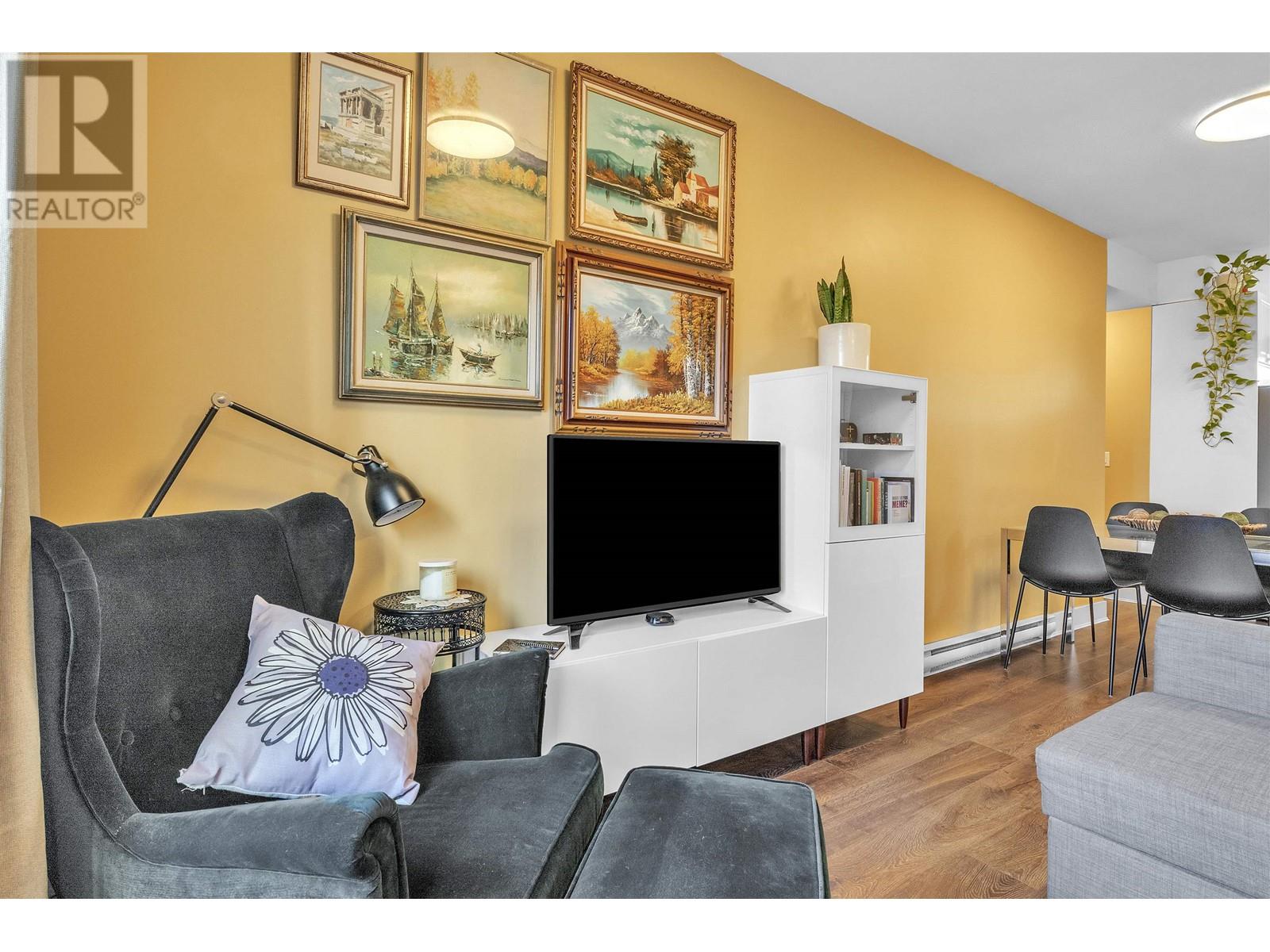 203 828 Royal Avenue, New Westminster, British Columbia  V3M 1J9 - Photo 5 - R2965856