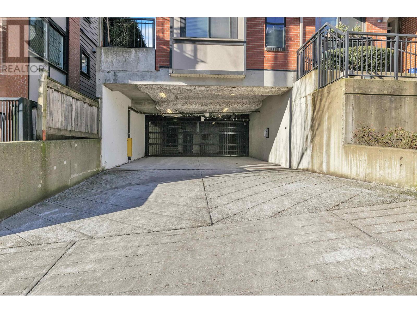 203 828 Royal Avenue, New Westminster, British Columbia  V3M 1J9 - Photo 32 - R2965856