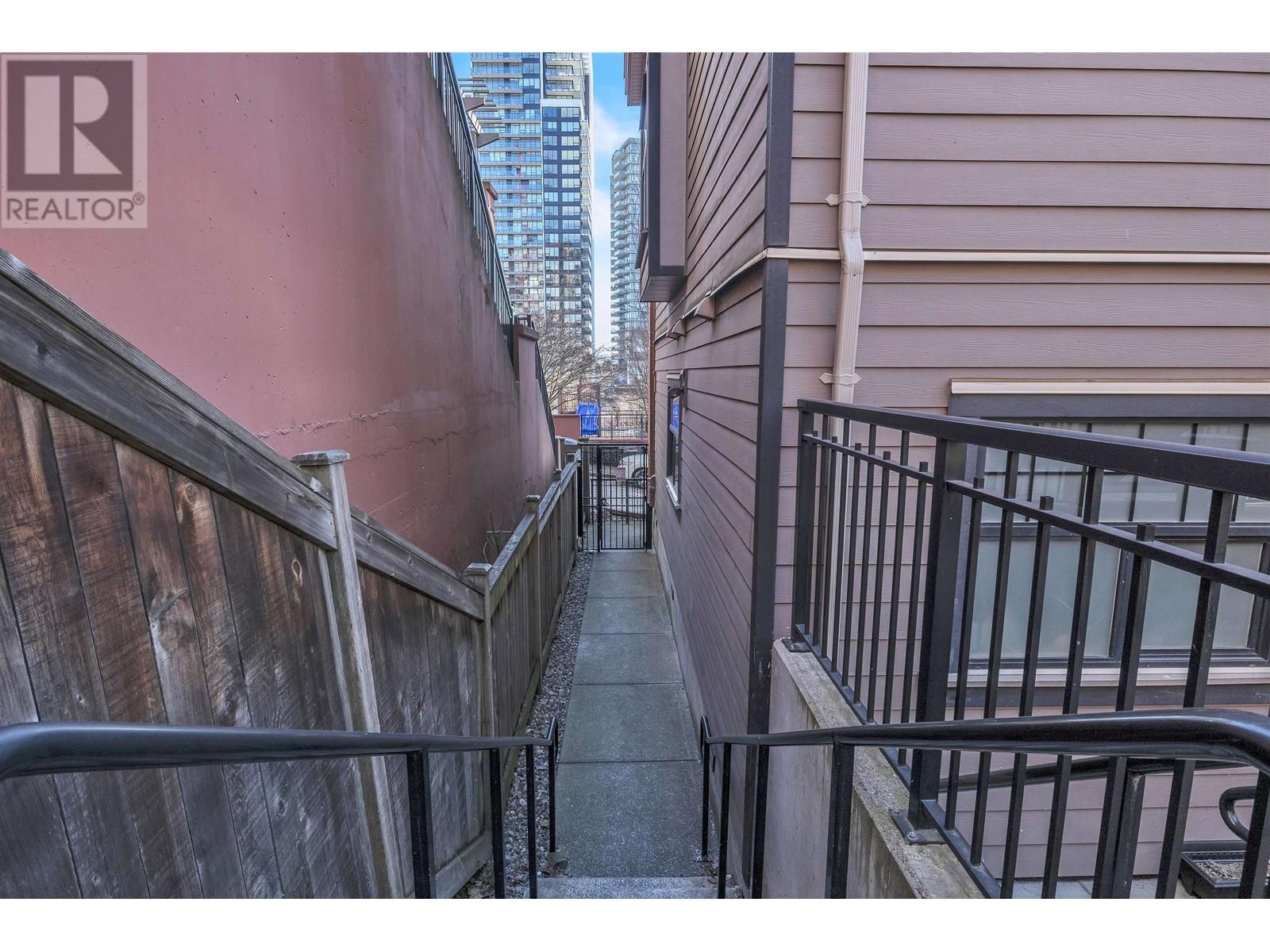 203 828 Royal Avenue, New Westminster, British Columbia  V3M 1J9 - Photo 29 - R2965856