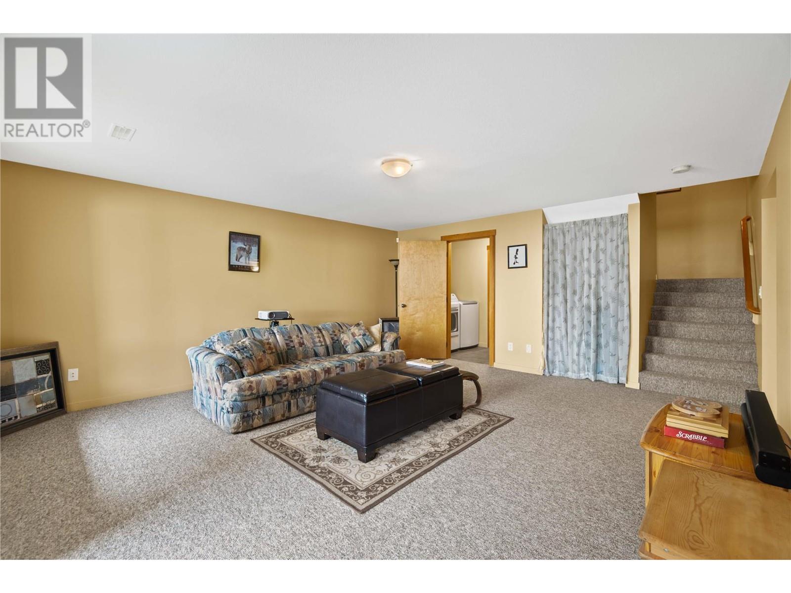 Property at 305 Tanager Drive image 4