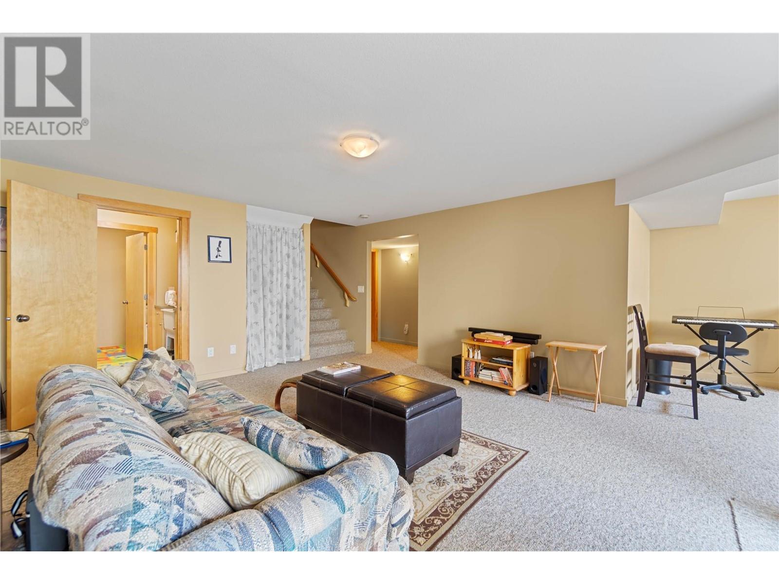 Property at 305 Tanager Drive image 5