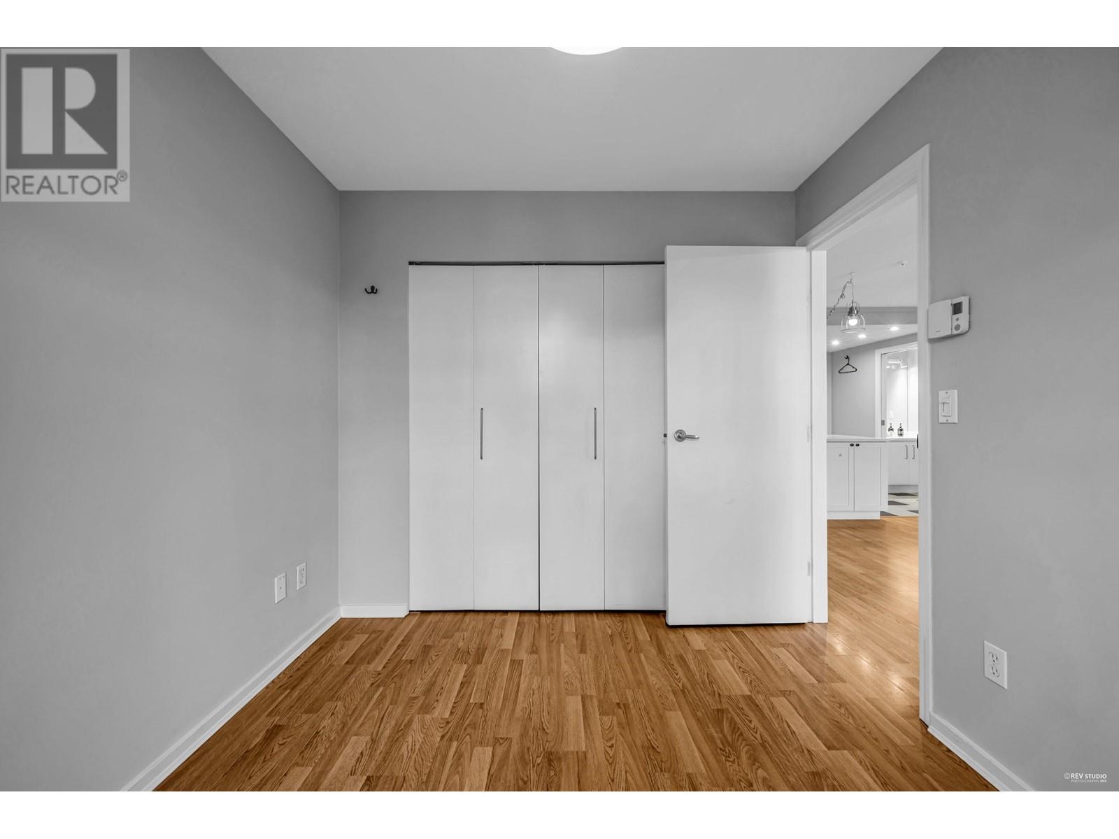 Listing Picture 14 of 24 : 103 6893 PRENTER STREET, Burnaby / 本拿比 - 魯藝地產 Yvonne Lu Group - MLS Medallion Club Member