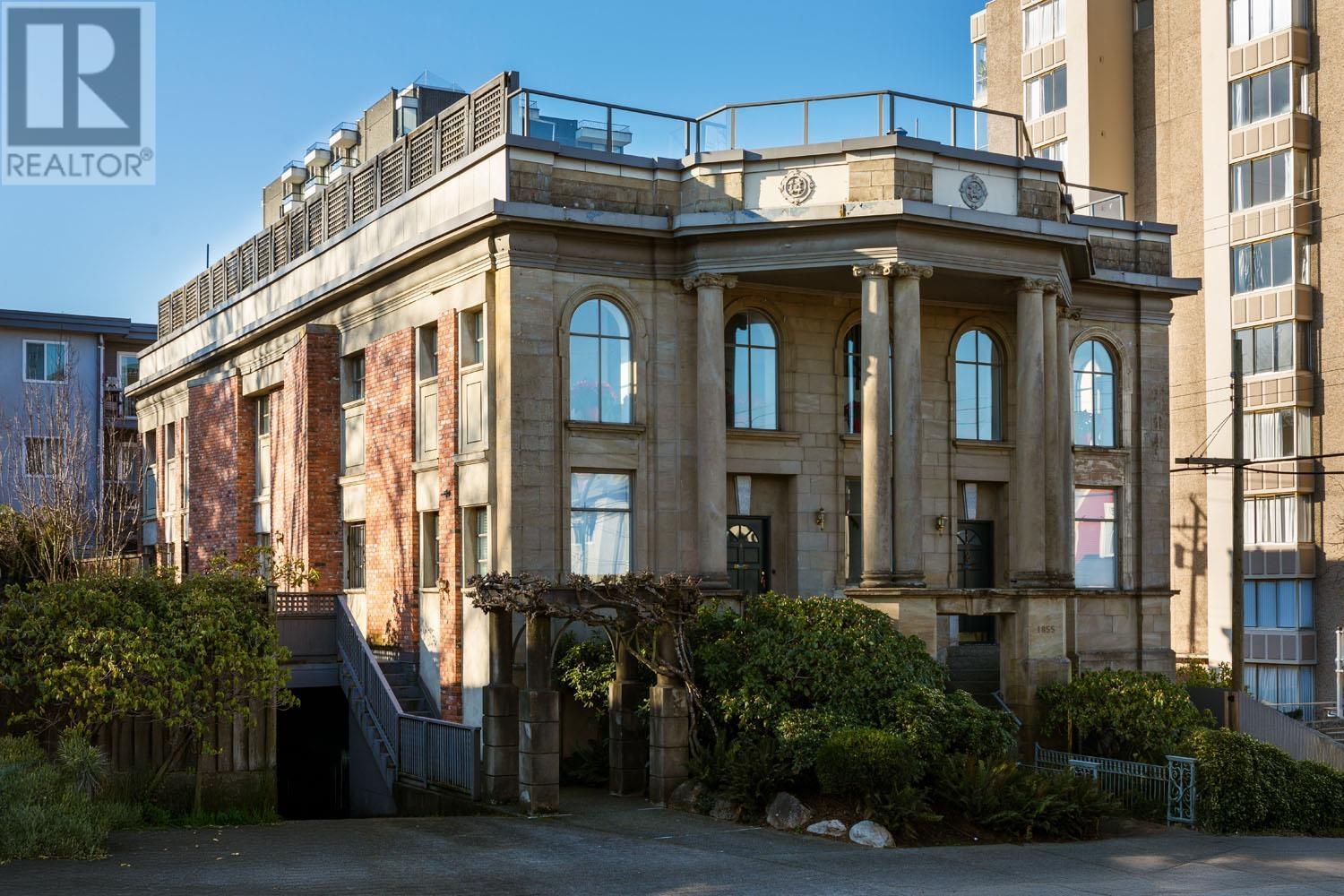 3 1855 VINE STREET, Vancouver