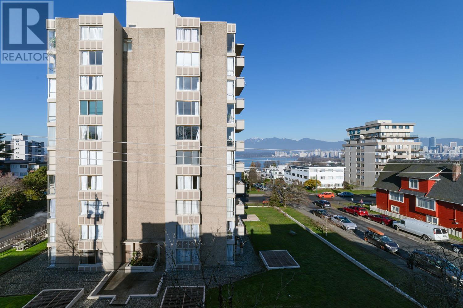 Listing Picture 28 of 40 : 3 1855 VINE STREET, Vancouver / 溫哥華 - 魯藝地產 Yvonne Lu Group - MLS Medallion Club Member