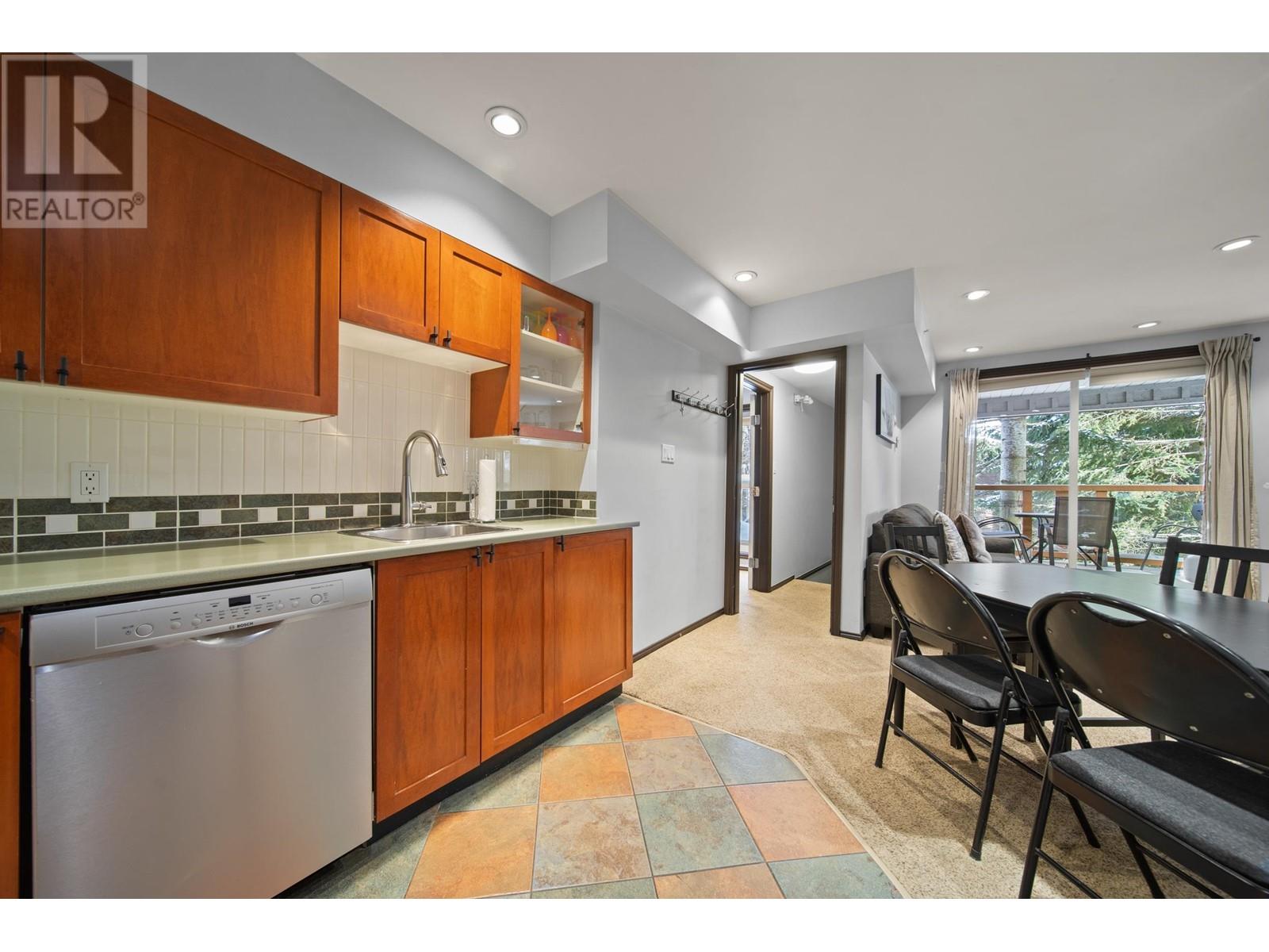 52-52a 4388 NORTHLANDS BOULEVARD