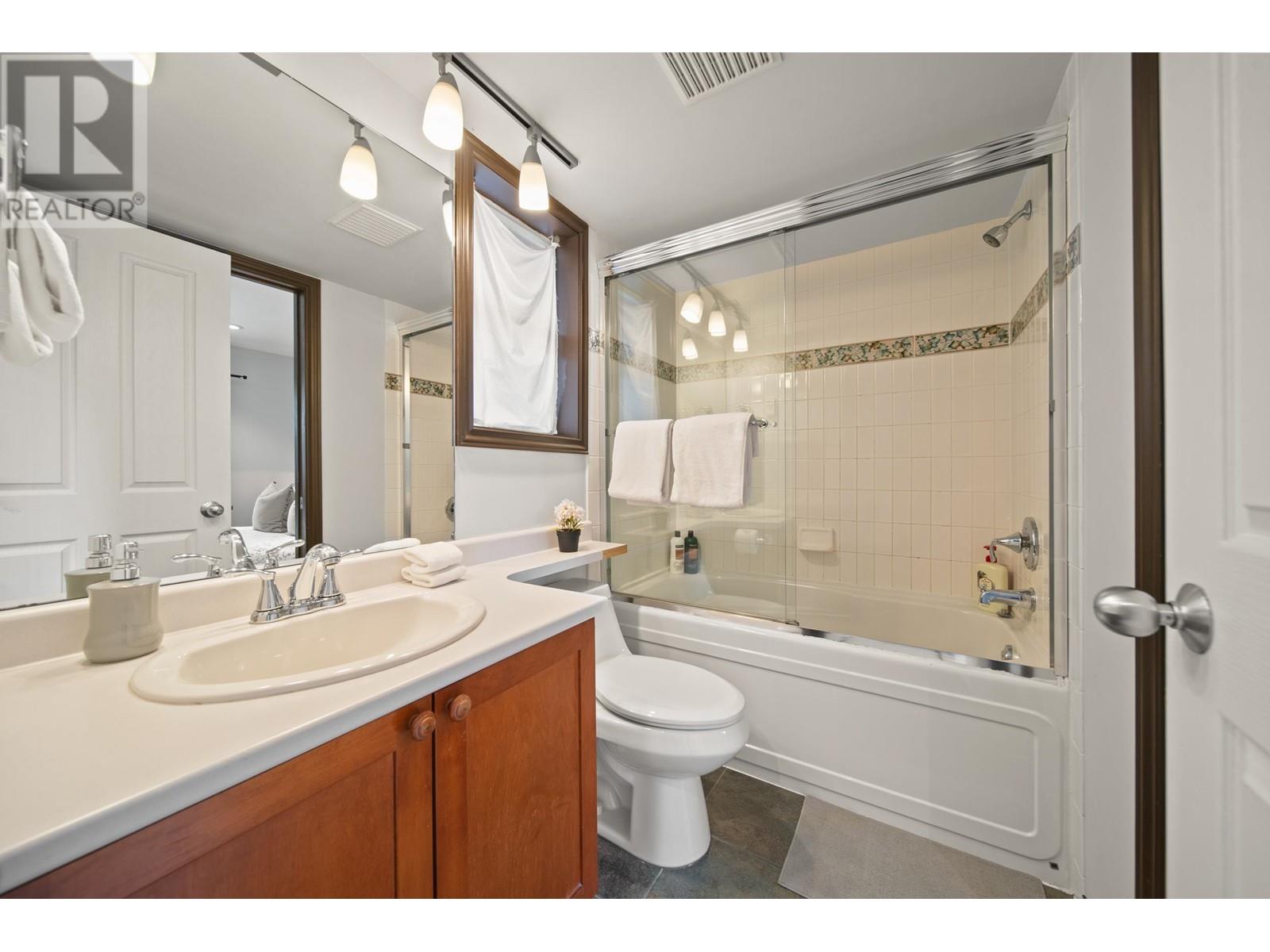 52-52a 4388 NORTHLANDS BOULEVARD