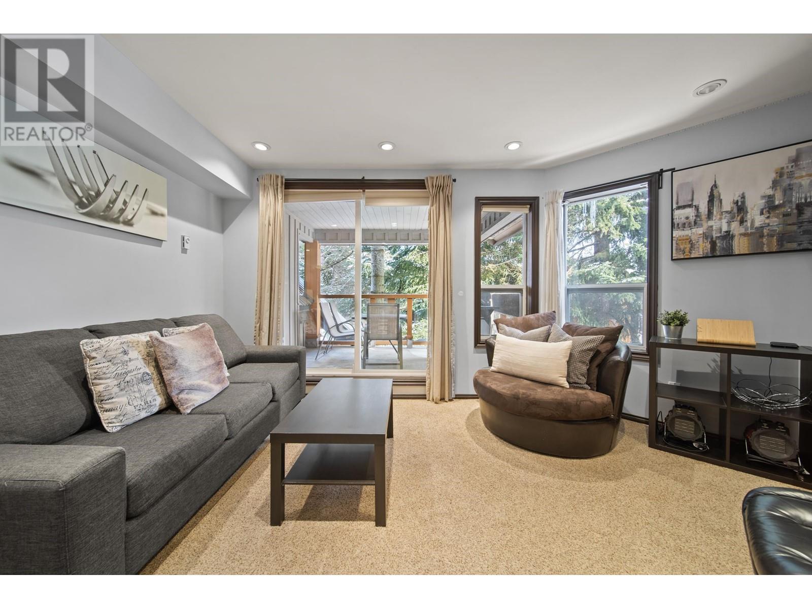 52-52a 4388 NORTHLANDS BOULEVARD