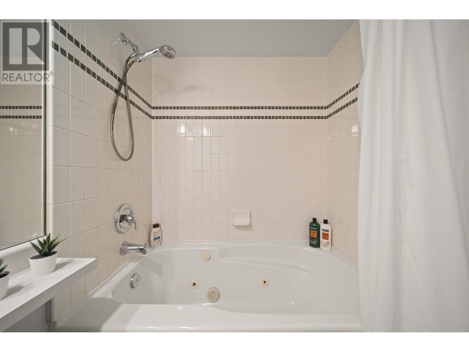 52-52a 4388 NORTHLANDS BOULEVARD