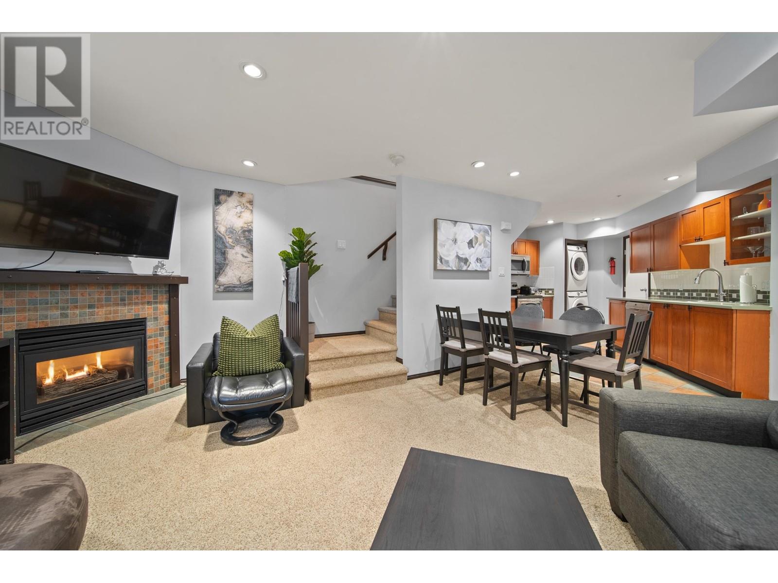 52-52a 4388 NORTHLANDS BOULEVARD