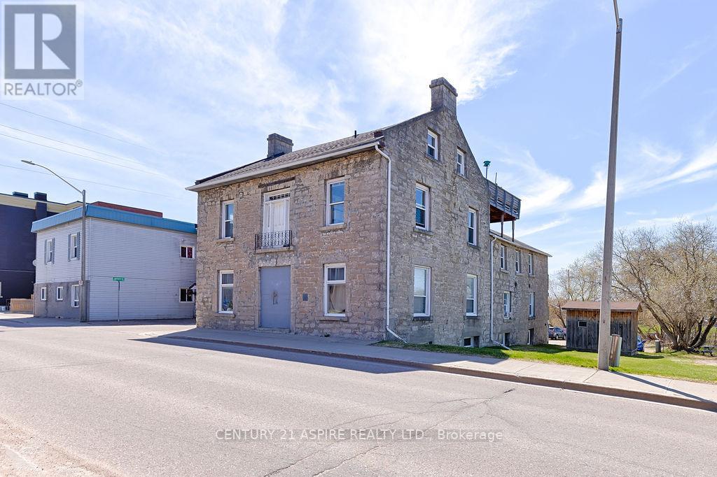 156 MACKAY STREET, pembroke, Ontario