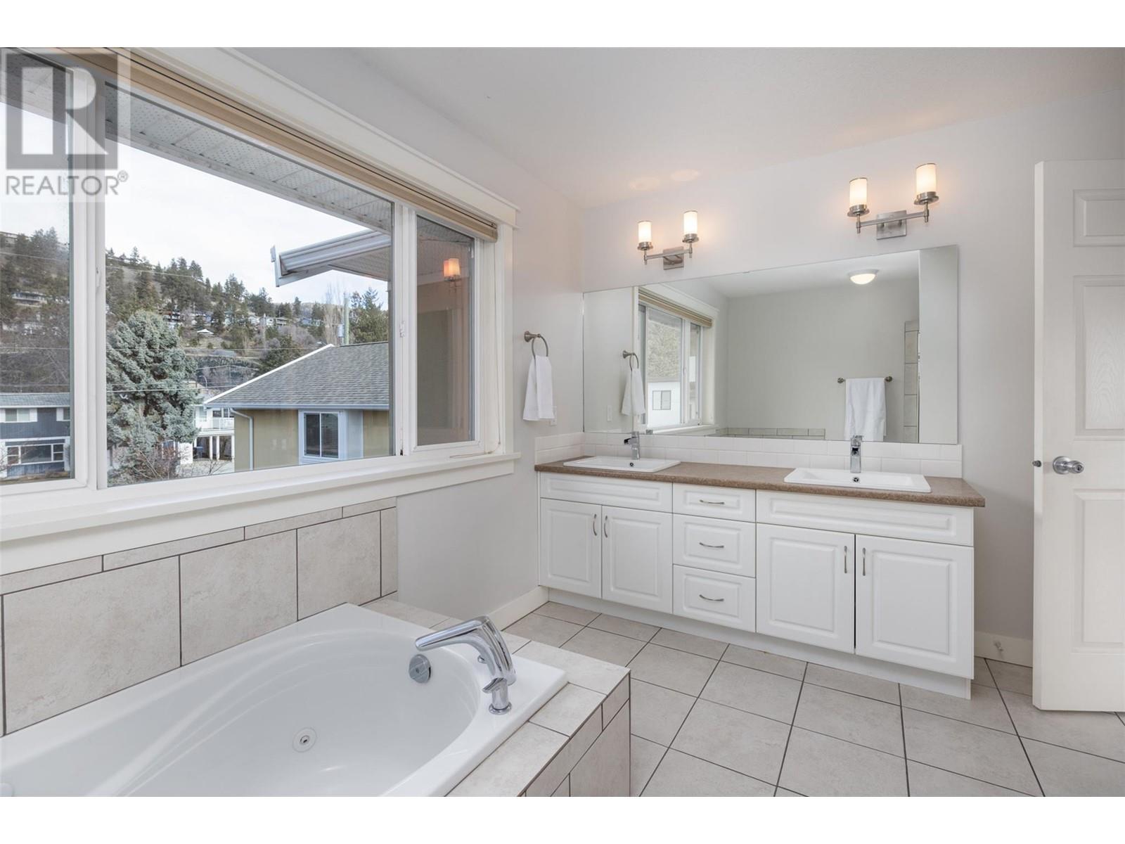 4244 Beach Avenue, Peachland, British Columbia  V0H 1X6 - Photo 71 - 10335201