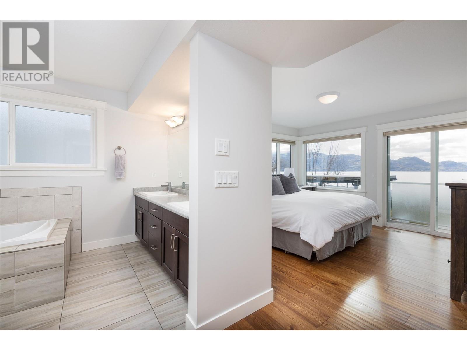 Property at 4244 Beach Avenue image 3