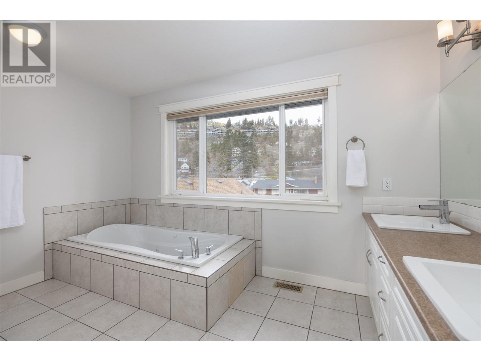 4244 Beach Avenue, Peachland, British Columbia  V0H 1X6 - Photo 70 - 10335201