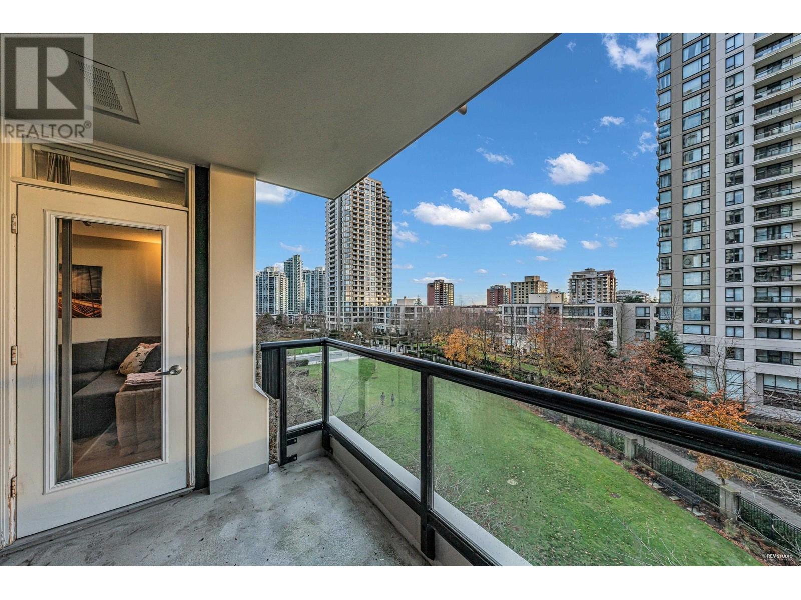 Listing Picture 15 of 26 : 501 7108 COLLIER STREET, Burnaby / 本拿比 - 魯藝地產 Yvonne Lu Group - MLS Medallion Club Member