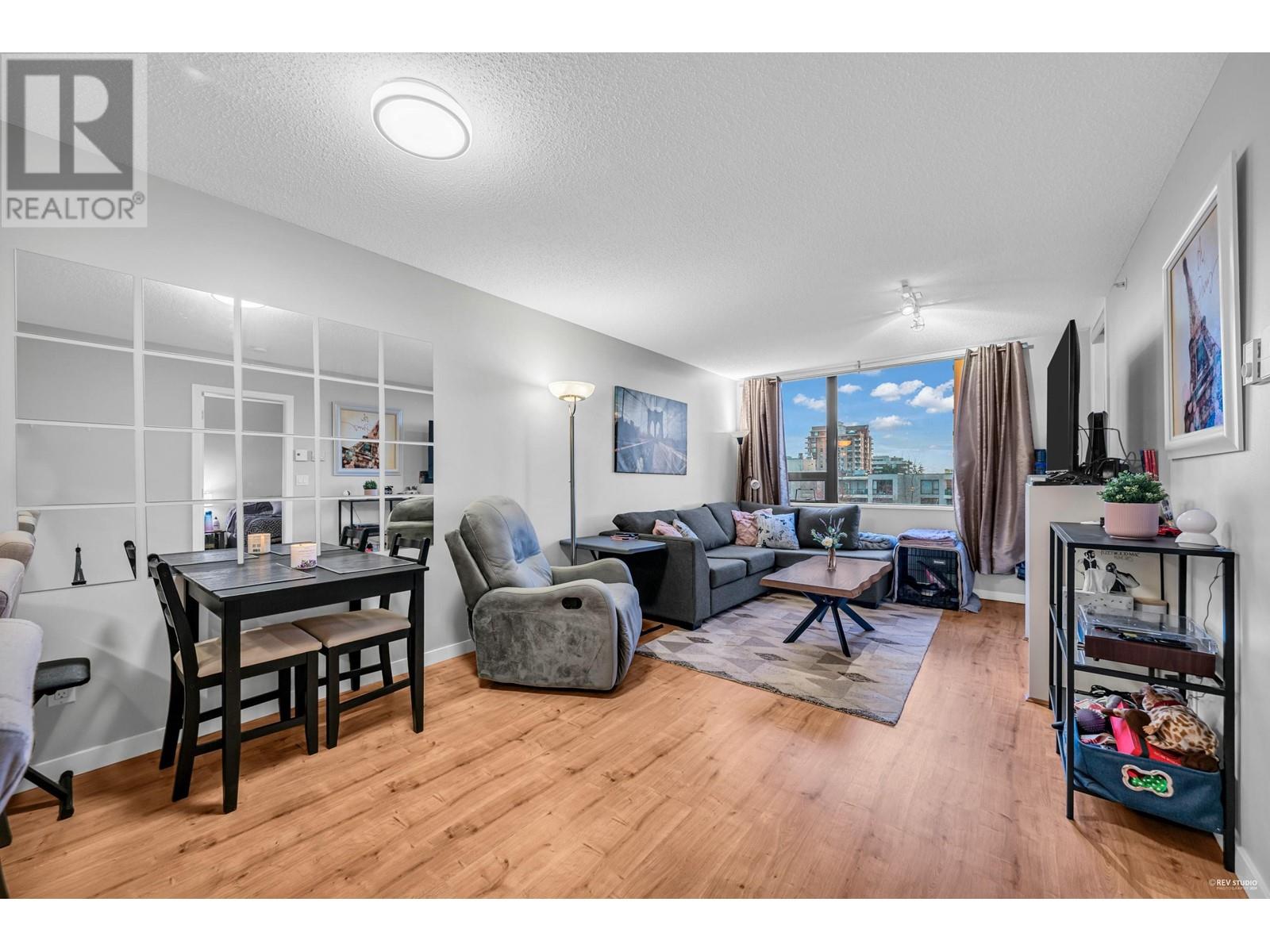 Listing Picture 3 of 26 : 501 7108 COLLIER STREET, Burnaby / 本拿比 - 魯藝地產 Yvonne Lu Group - MLS Medallion Club Member