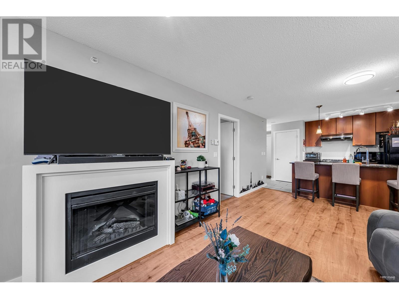 Listing Picture 4 of 26 : 501 7108 COLLIER STREET, Burnaby / 本拿比 - 魯藝地產 Yvonne Lu Group - MLS Medallion Club Member